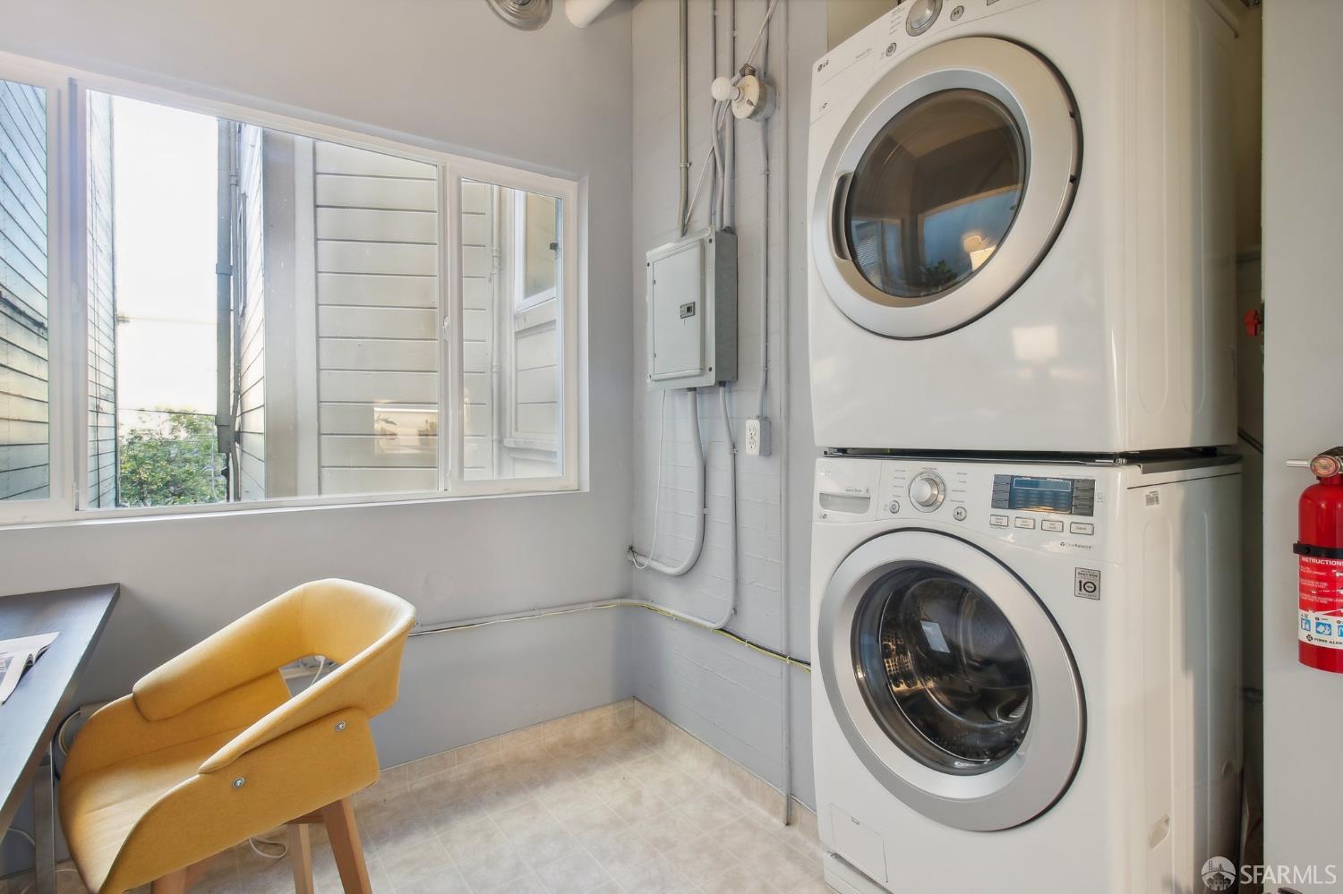 Photo #4: 425078556 Listing 