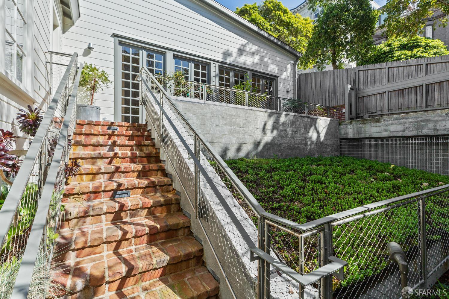 Detail Gallery Image 5 of 83 For 1338 Filbert St a,  San Francisco,  CA 94109 - 4 Beds | 4 Baths