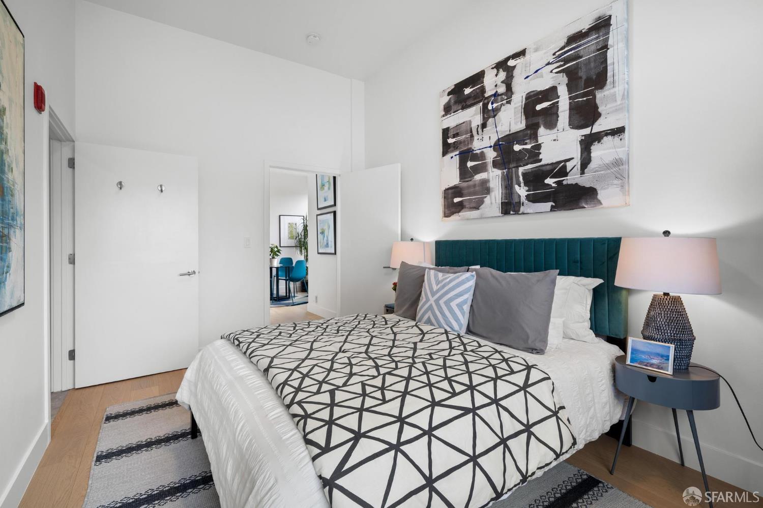 Detail Gallery Image 15 of 47 For 2418 20th Ave #101,  San Francisco,  CA 94116 - 2 Beds | 2 Baths