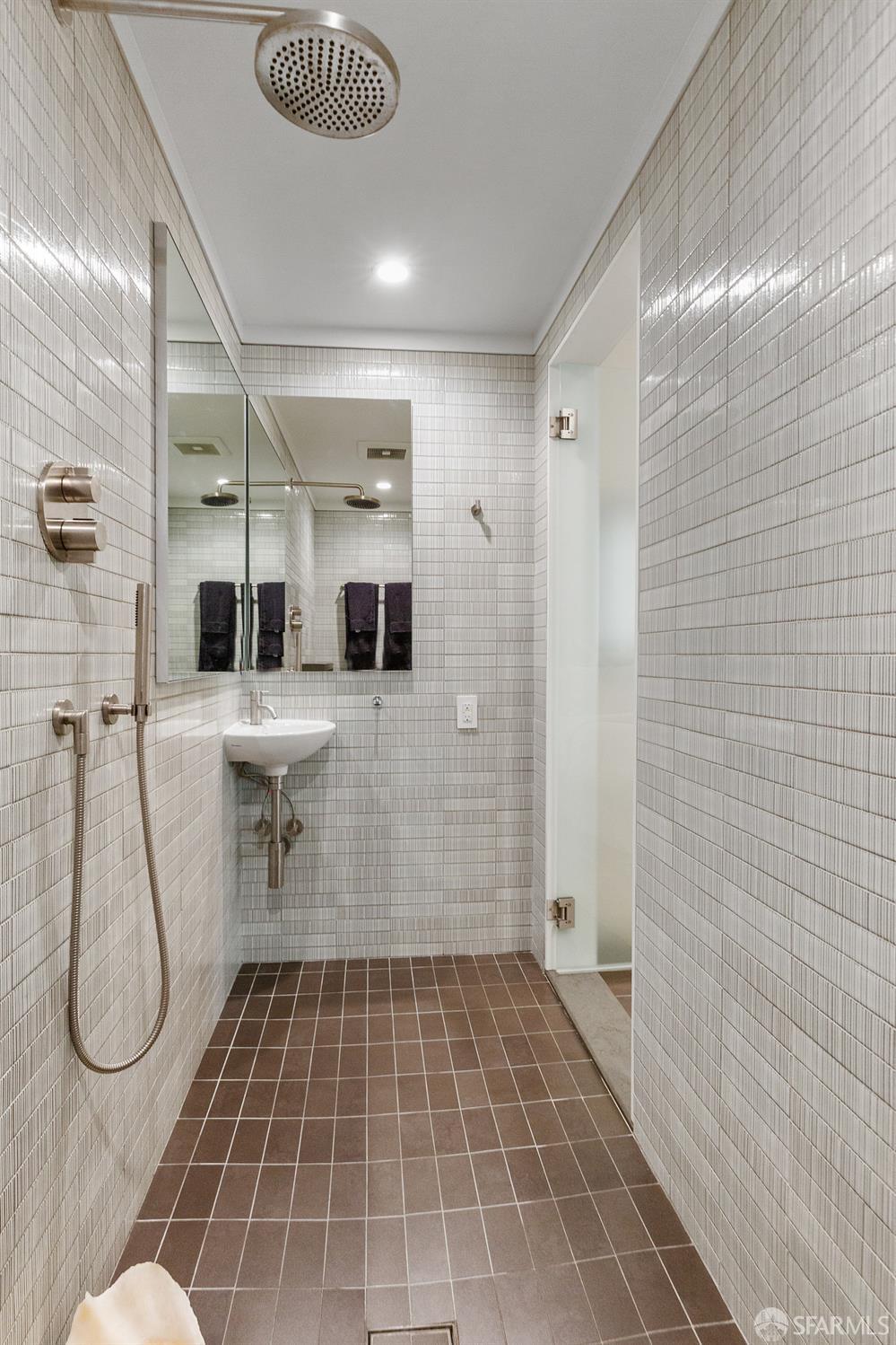 Detail Gallery Image 62 of 83 For 1338 Filbert St a,  San Francisco,  CA 94109 - 4 Beds | 4 Baths