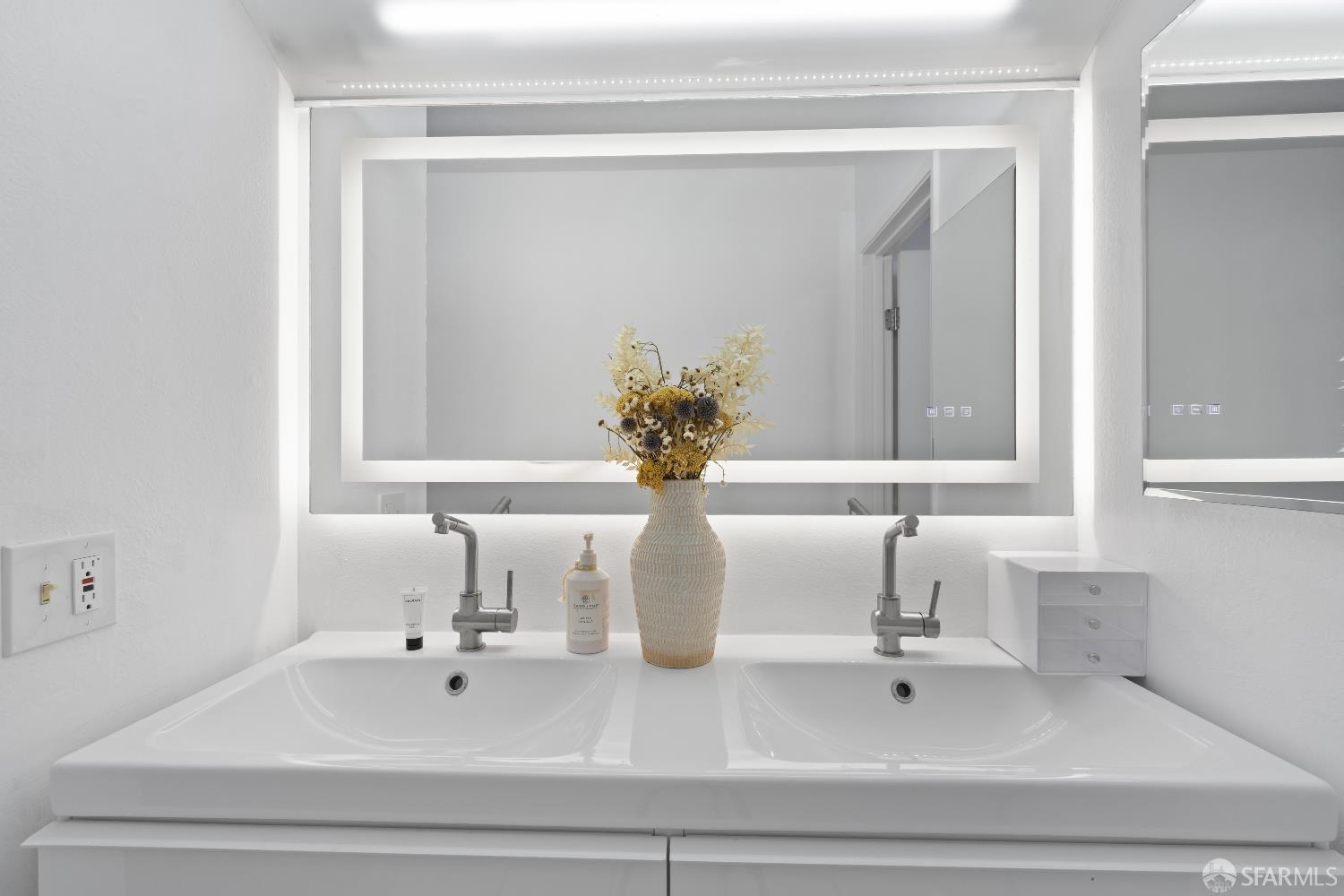 Detail Gallery Image 30 of 44 For 3374 Brittan Ave #13,  San Carlos,  CA 94070 - 3 Beds | 2 Baths