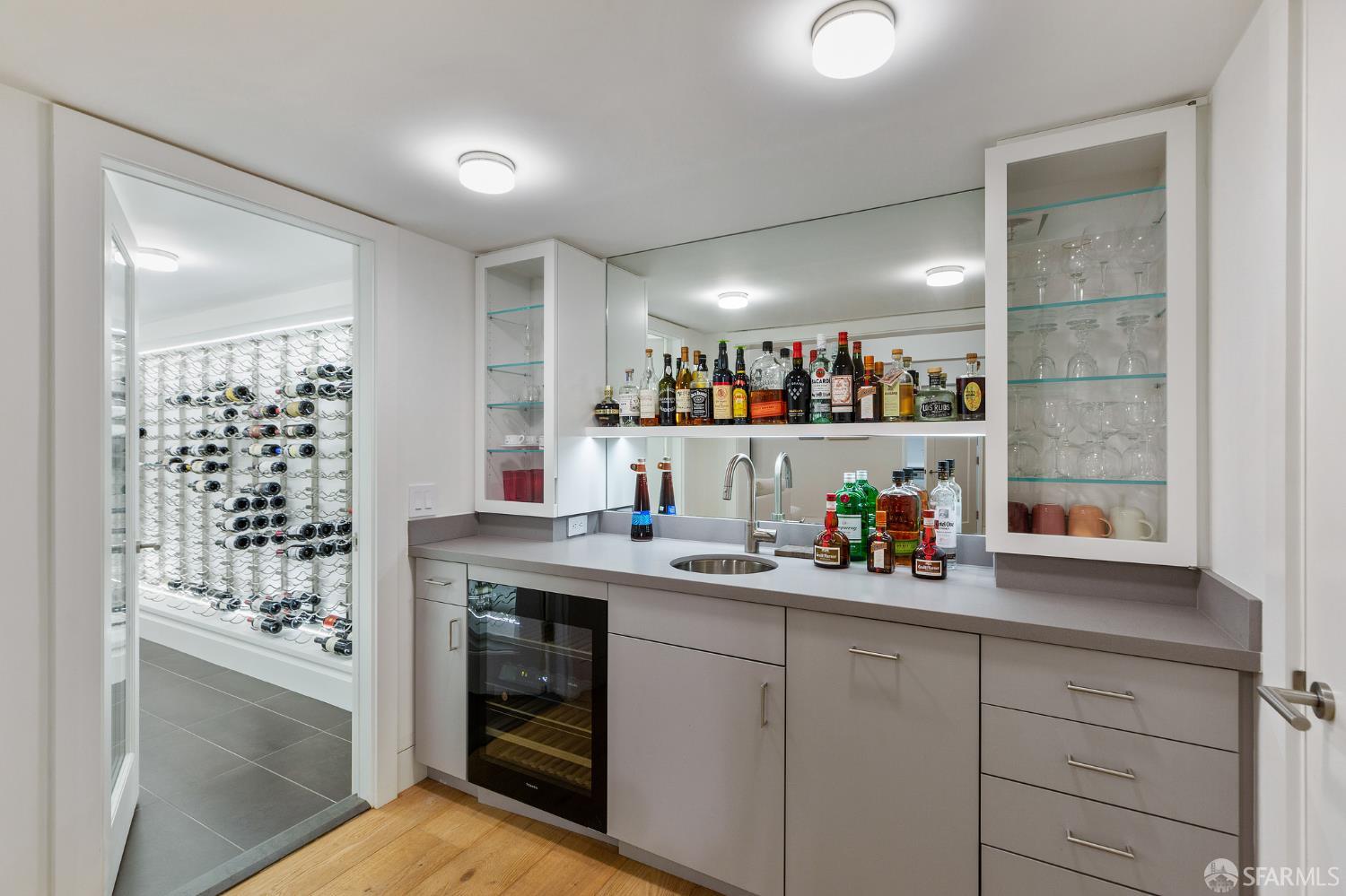 Detail Gallery Image 32 of 83 For 1338 Filbert St a,  San Francisco,  CA 94109 - 4 Beds | 4 Baths