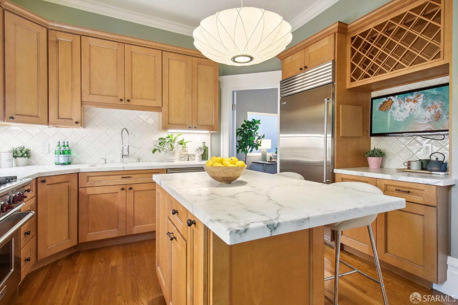 Photo #2: 425078556 Listing 
