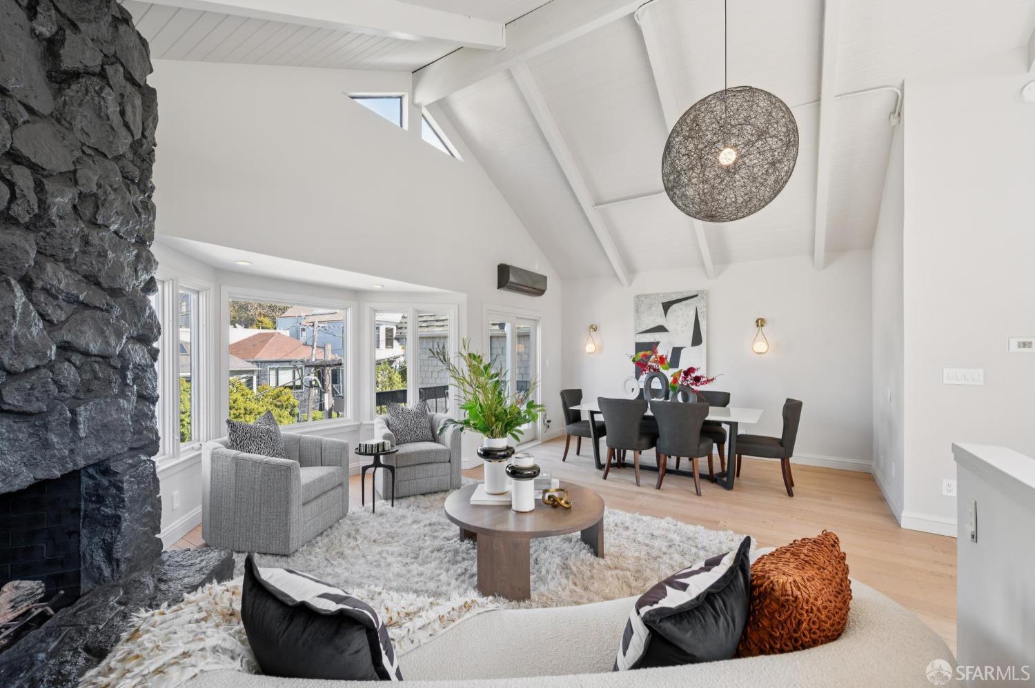 Photo #4: 425012515 Listing 
