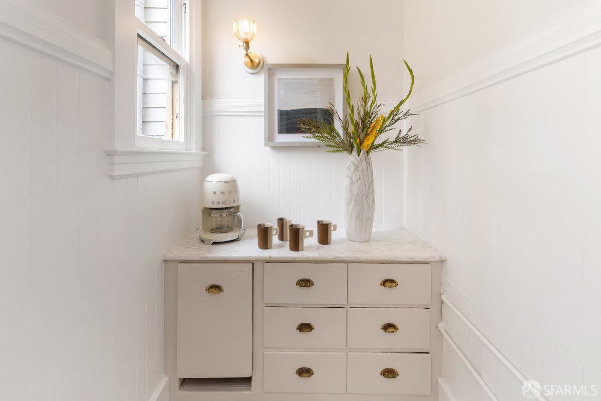 Detail Gallery Image 15 of 27 For 223 Scott St, San Francisco,  CA 94117 - 2 Beds | 2/1 Baths