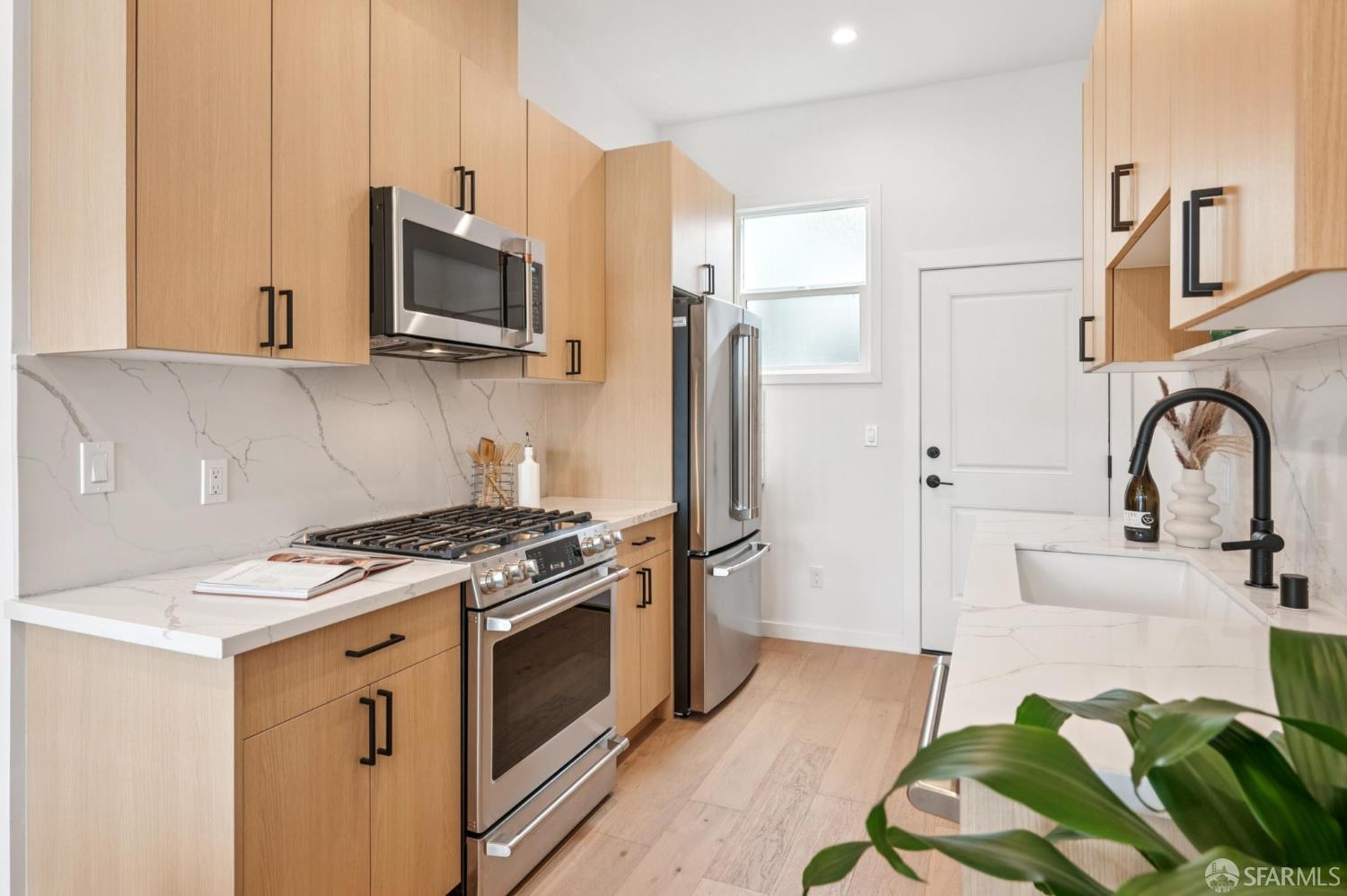 Photo #5: 425078408 Listing: Photo #5