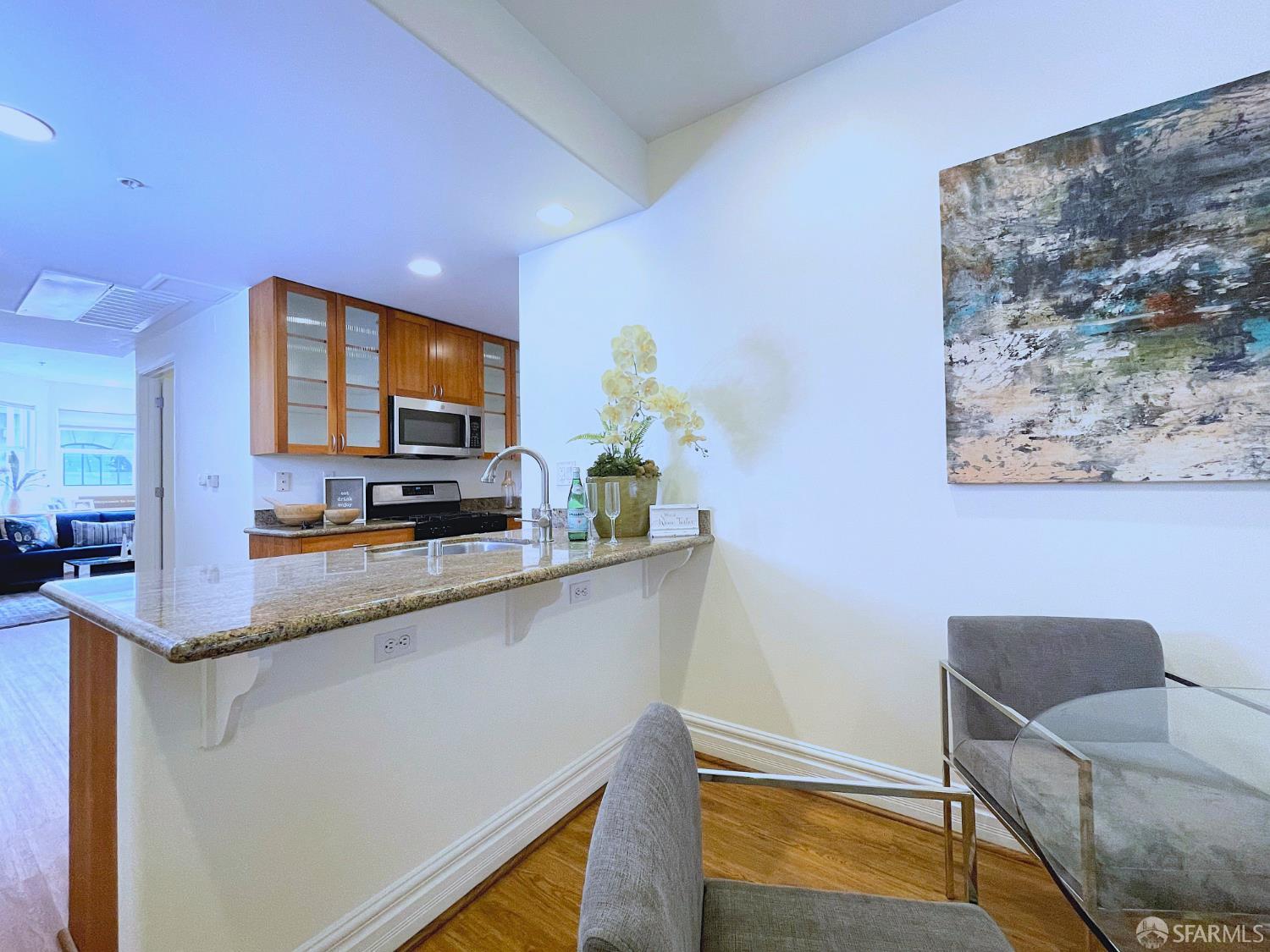 Photo #4: 425076156 Listing 