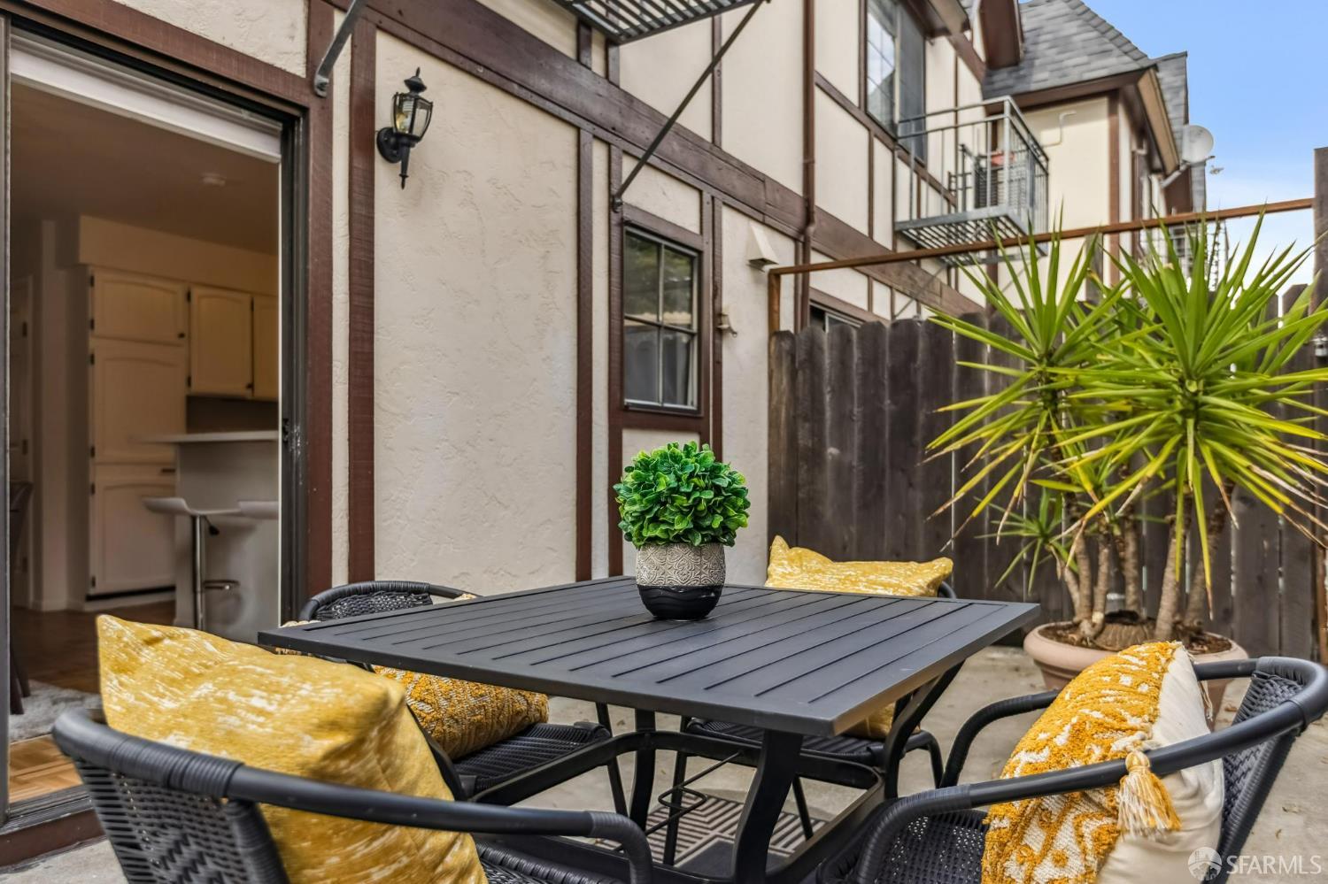 Detail Gallery Image 35 of 36 For 1421 El Camino Real #6,  Burlingame,  CA 94010 - 2 Beds | 2 Baths