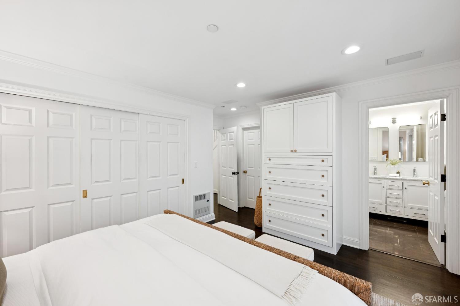 Photo #21: 425078733 Listing: Photo #21
