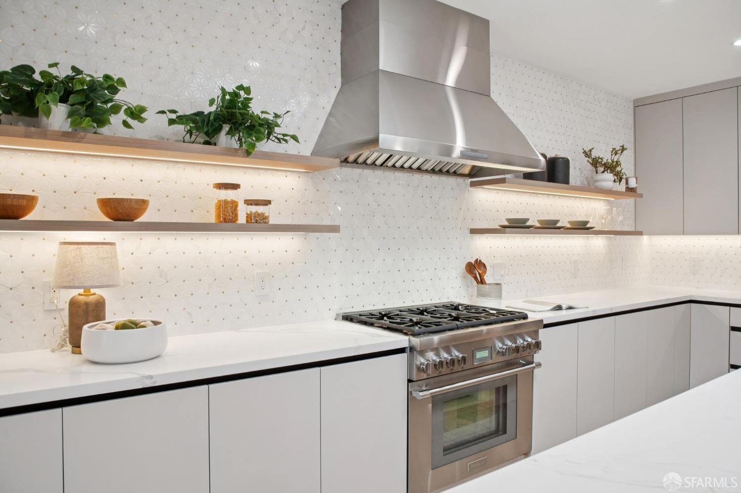 Detail Gallery Image 7 of 34 For 1726 30th Ave, San Francisco,  CA 94122 - 4 Beds | 4/1 Baths