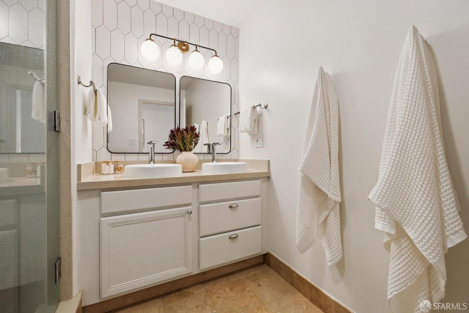Photo #17: 425078622 Listing: Photo #17