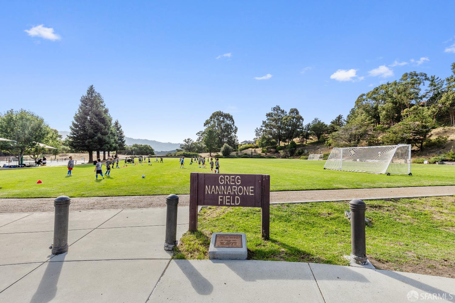 Detail Gallery Image 38 of 44 For 3374 Brittan Ave #13,  San Carlos,  CA 94070 - 3 Beds | 2 Baths