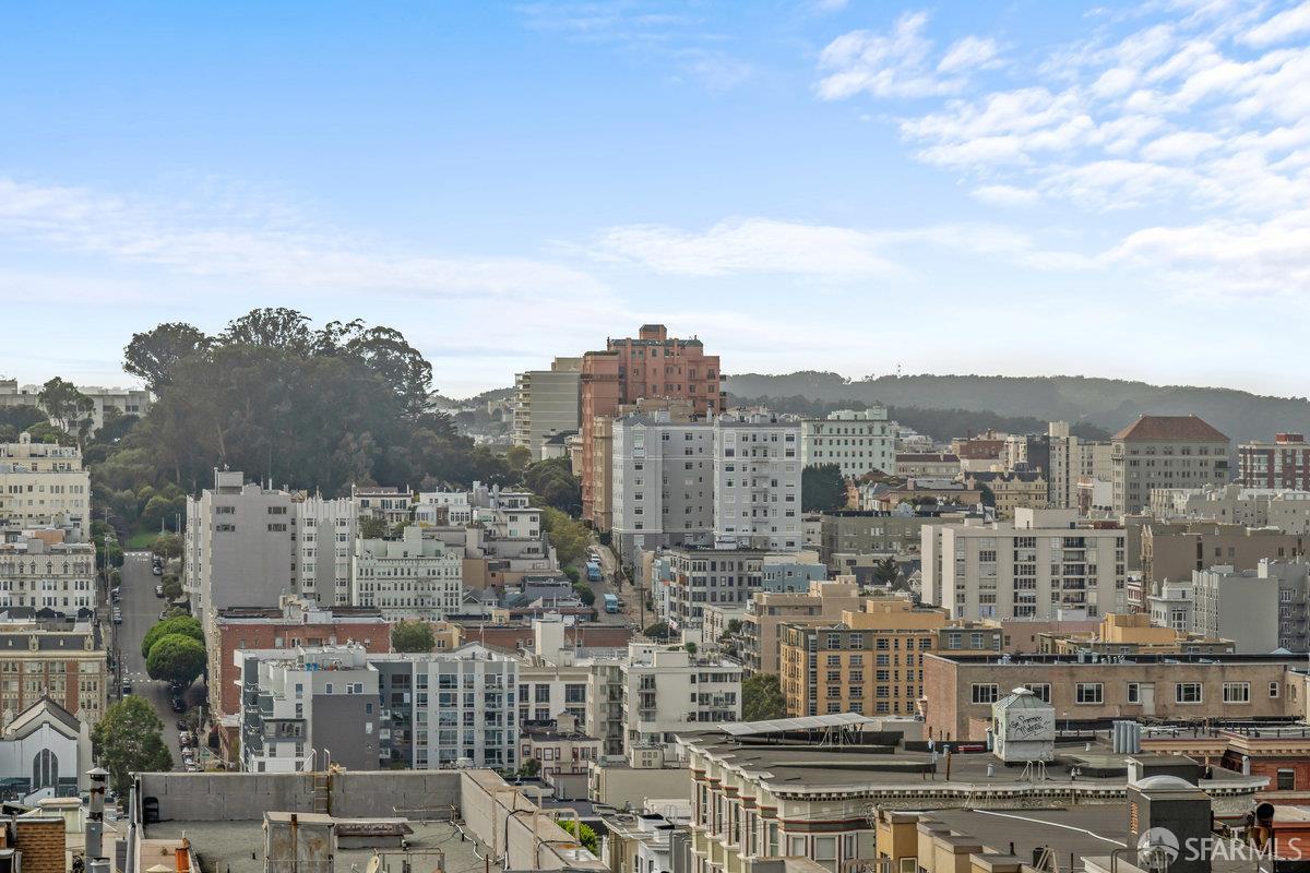 Photo #3: 425077874 Listing 