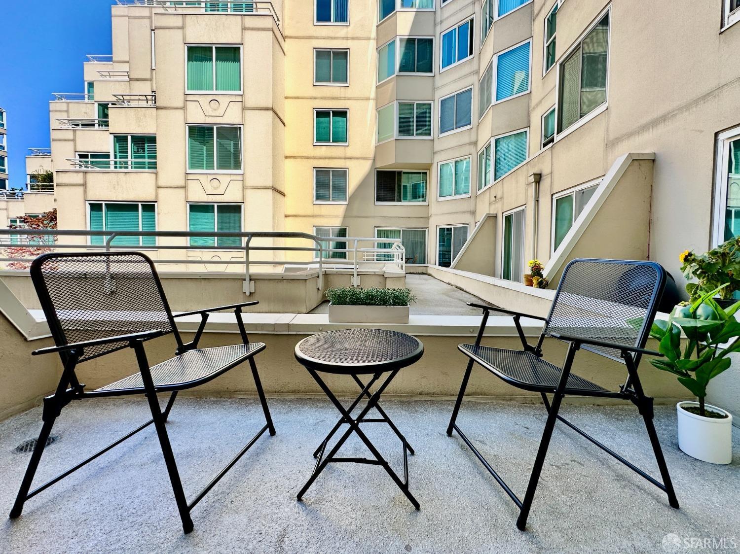 Photo #3: 425078952 Listing 