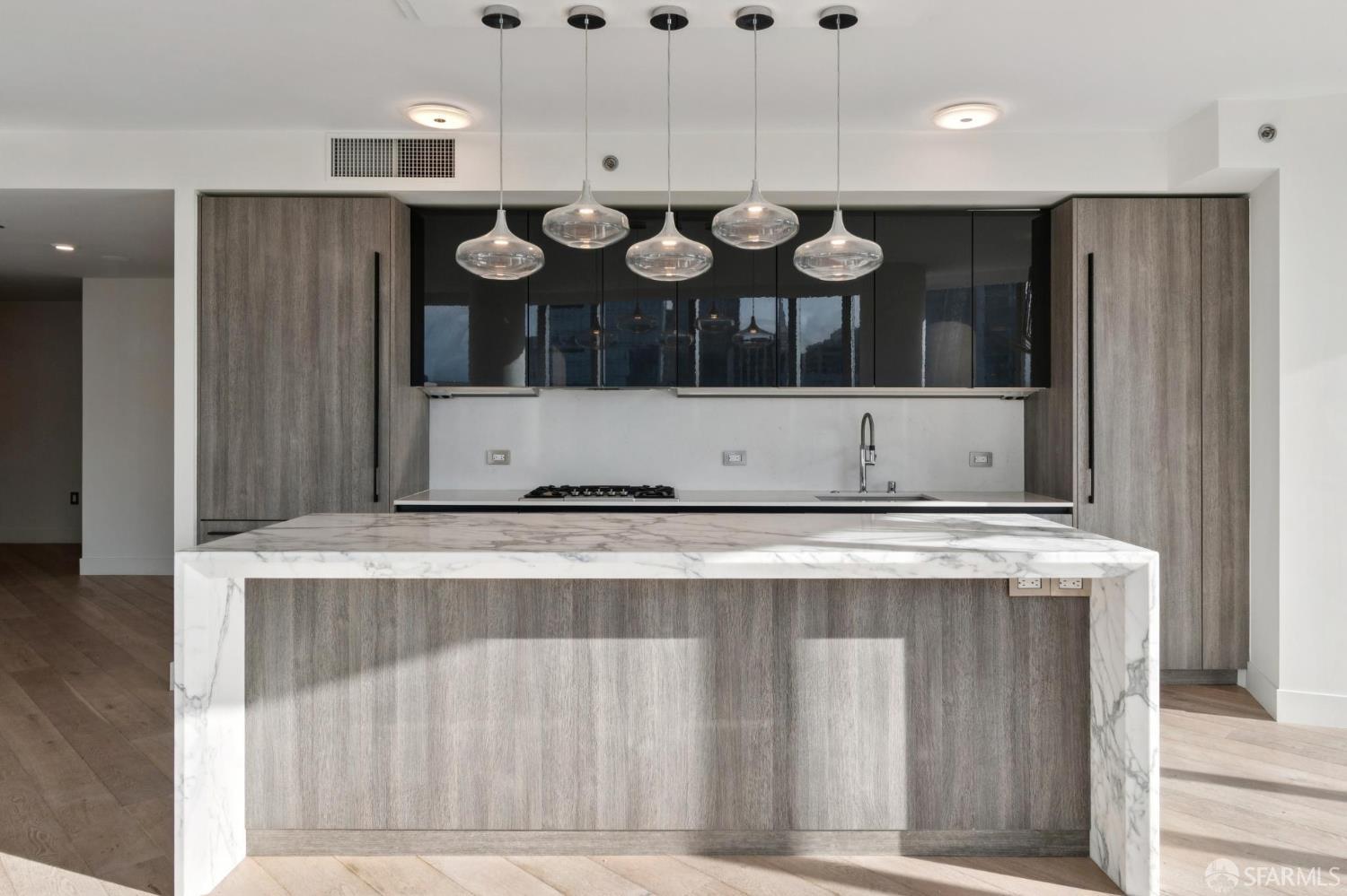 Detail Gallery Image 8 of 41 For 201 Folsom St 35a,  San Francisco,  CA 94105 - 2 Beds | 2 Baths