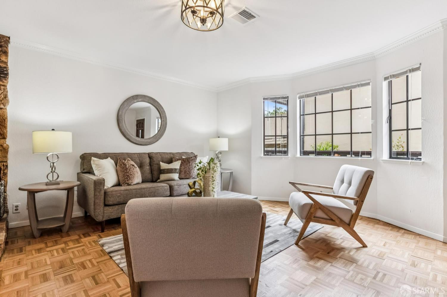 Detail Gallery Image 4 of 36 For 1421 El Camino Real #6,  Burlingame,  CA 94010 - 2 Beds | 2 Baths