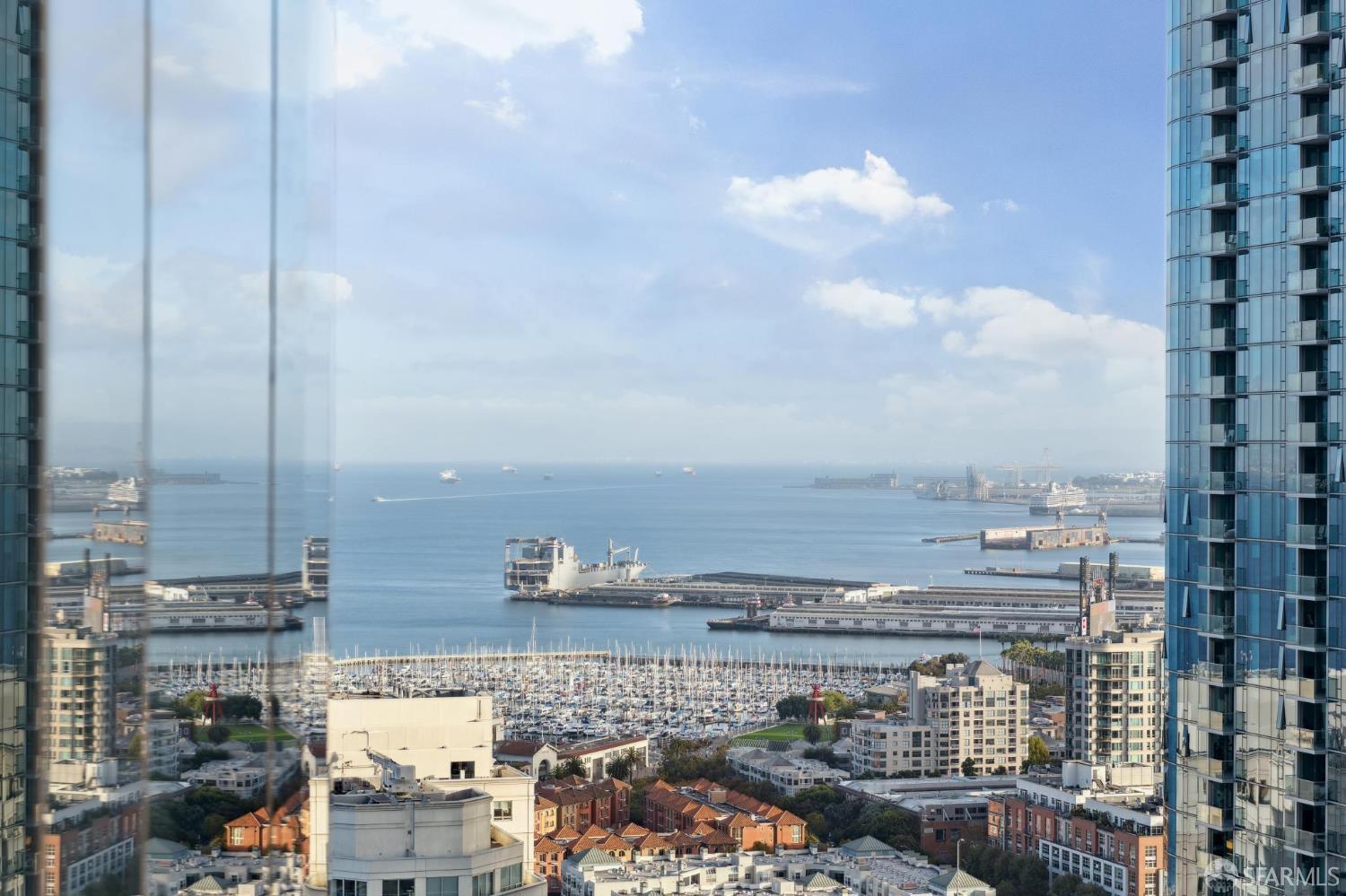 Detail Gallery Image 11 of 41 For 201 Folsom St 35a,  San Francisco,  CA 94105 - 2 Beds | 2 Baths