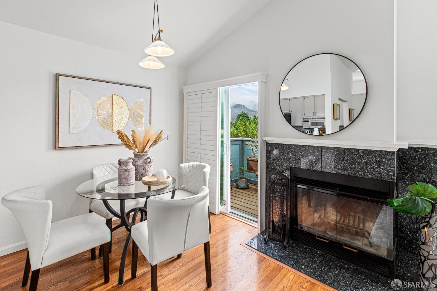 Detail Gallery Image 7 of 41 For 927 Linda Mar Blvd, Pacifica,  CA 94044 - 2 Beds | 2 Baths