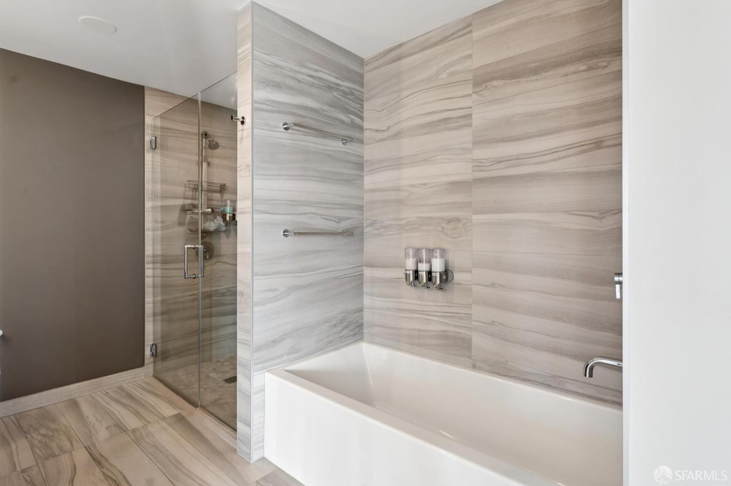 Detail Gallery Image 30 of 41 For 201 Folsom St 35a,  San Francisco,  CA 94105 - 2 Beds | 2 Baths