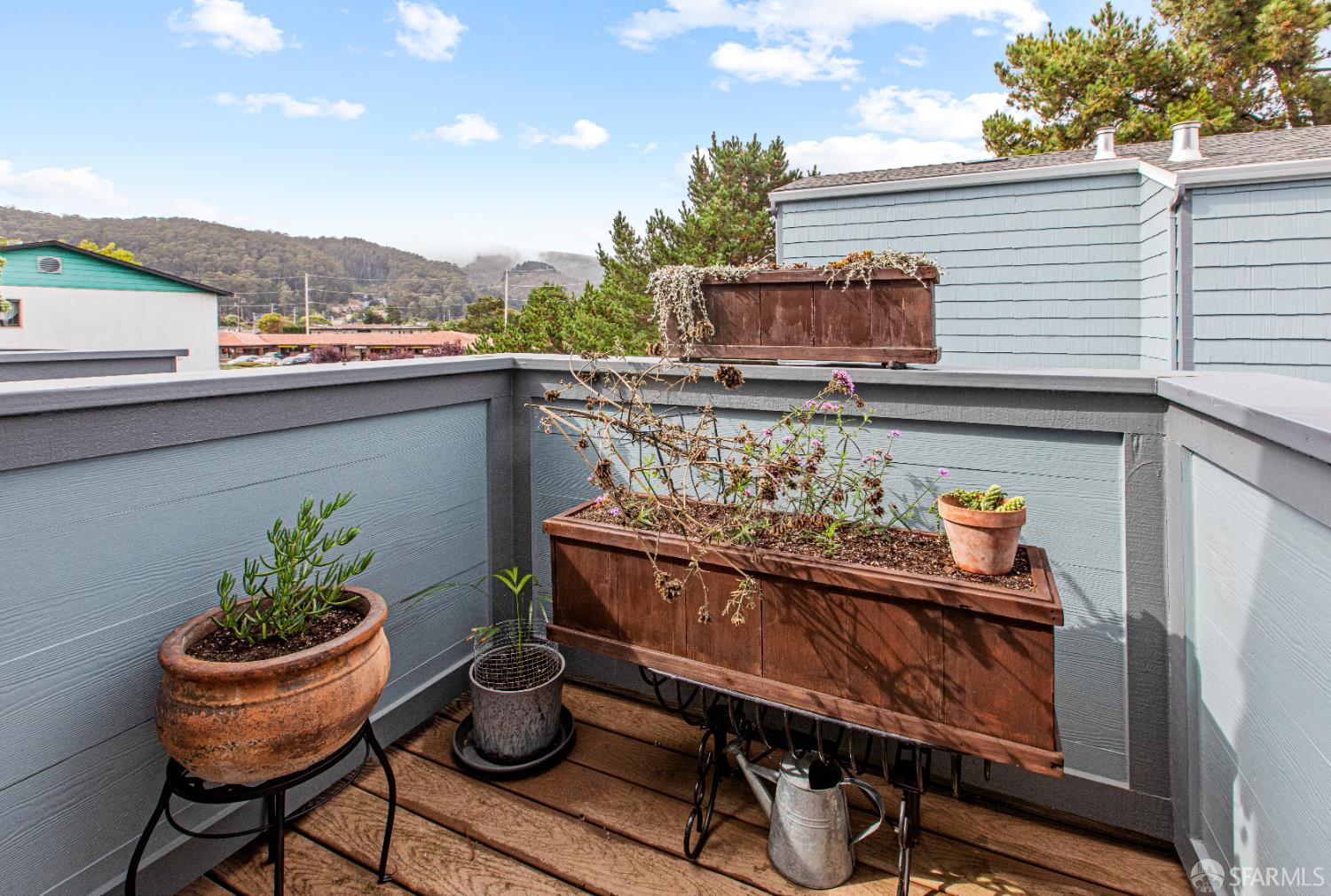 Detail Gallery Image 8 of 41 For 927 Linda Mar Blvd, Pacifica,  CA 94044 - 2 Beds | 2 Baths