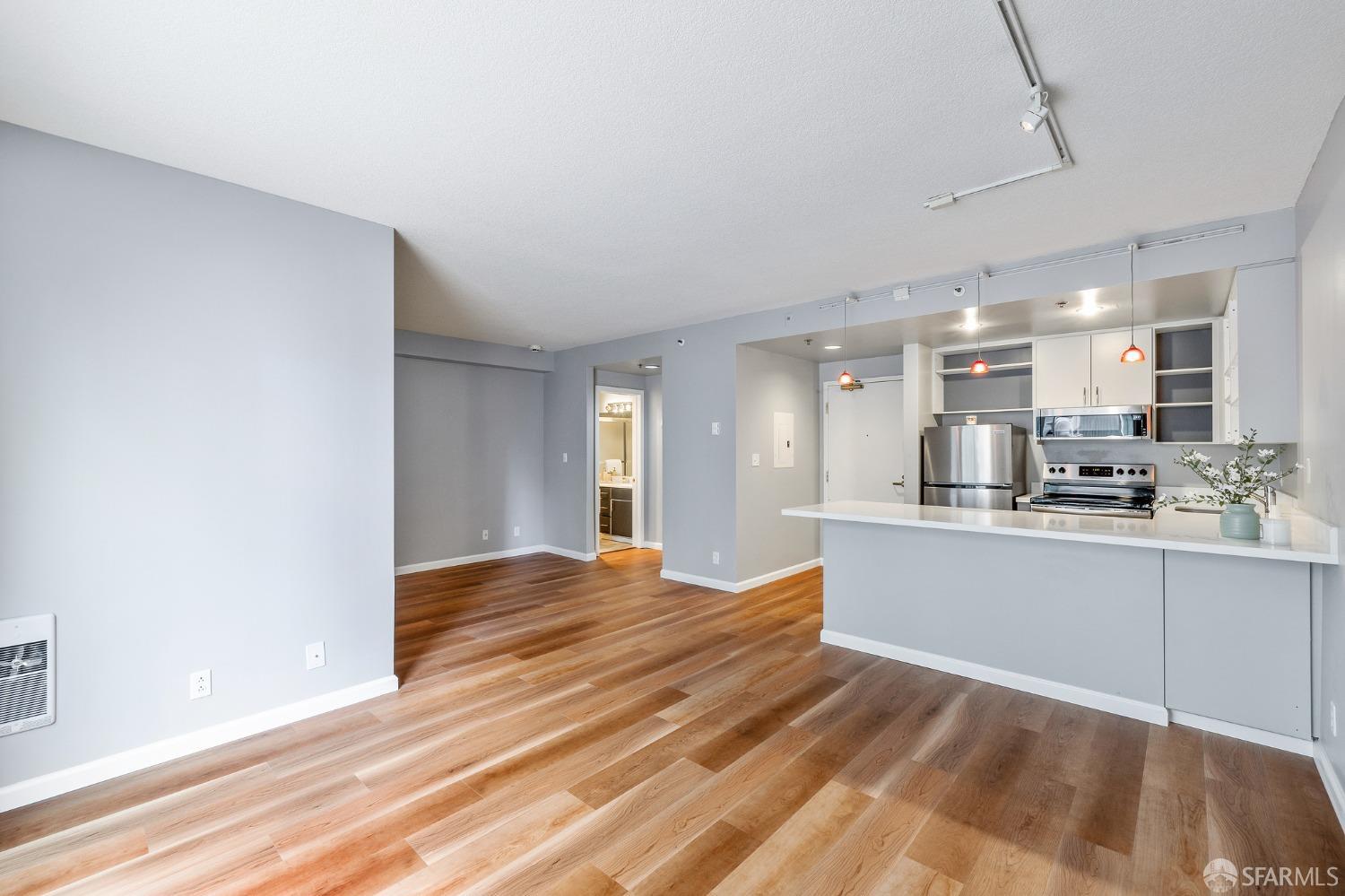 Photo #16: 425078952 Listing: Photo #16