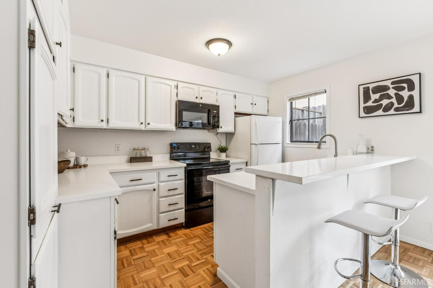 Detail Gallery Image 16 of 36 For 1421 El Camino Real #6,  Burlingame,  CA 94010 - 2 Beds | 2 Baths