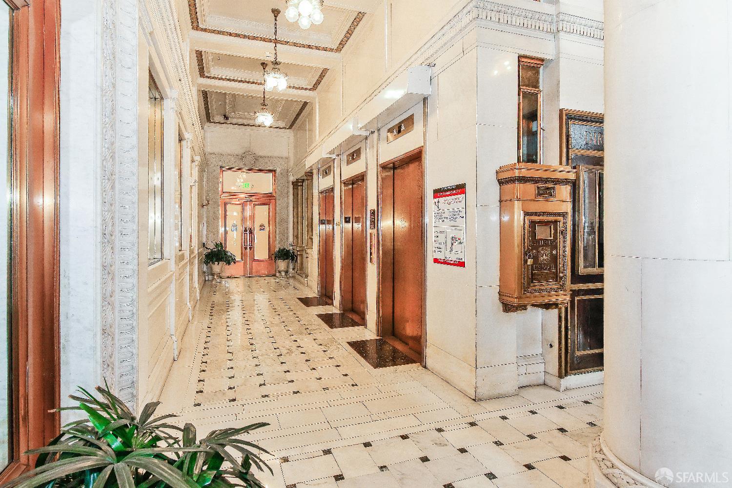 Photo #5: 425065266 Listing 