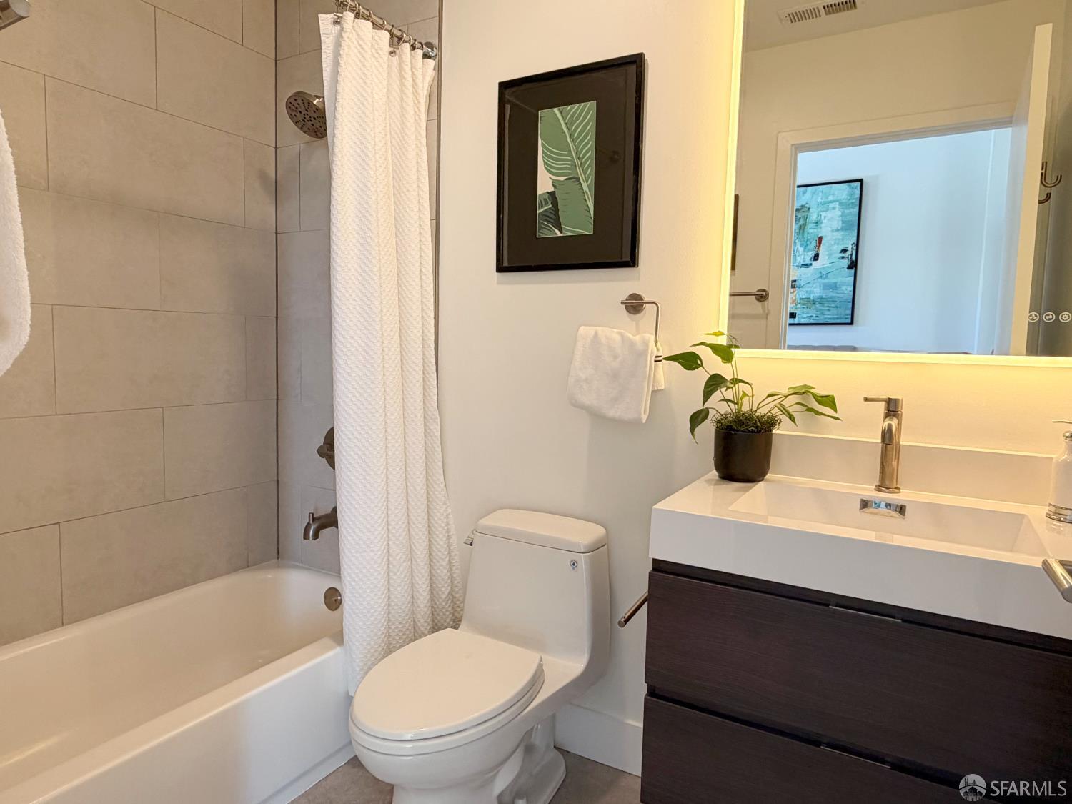 Detail Gallery Image 23 of 47 For 2418 20th Ave #101,  San Francisco,  CA 94116 - 2 Beds | 2 Baths