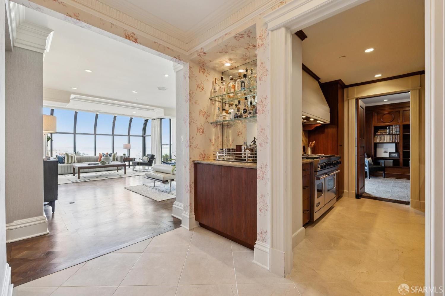 Photo #3: 425077420 Listing 