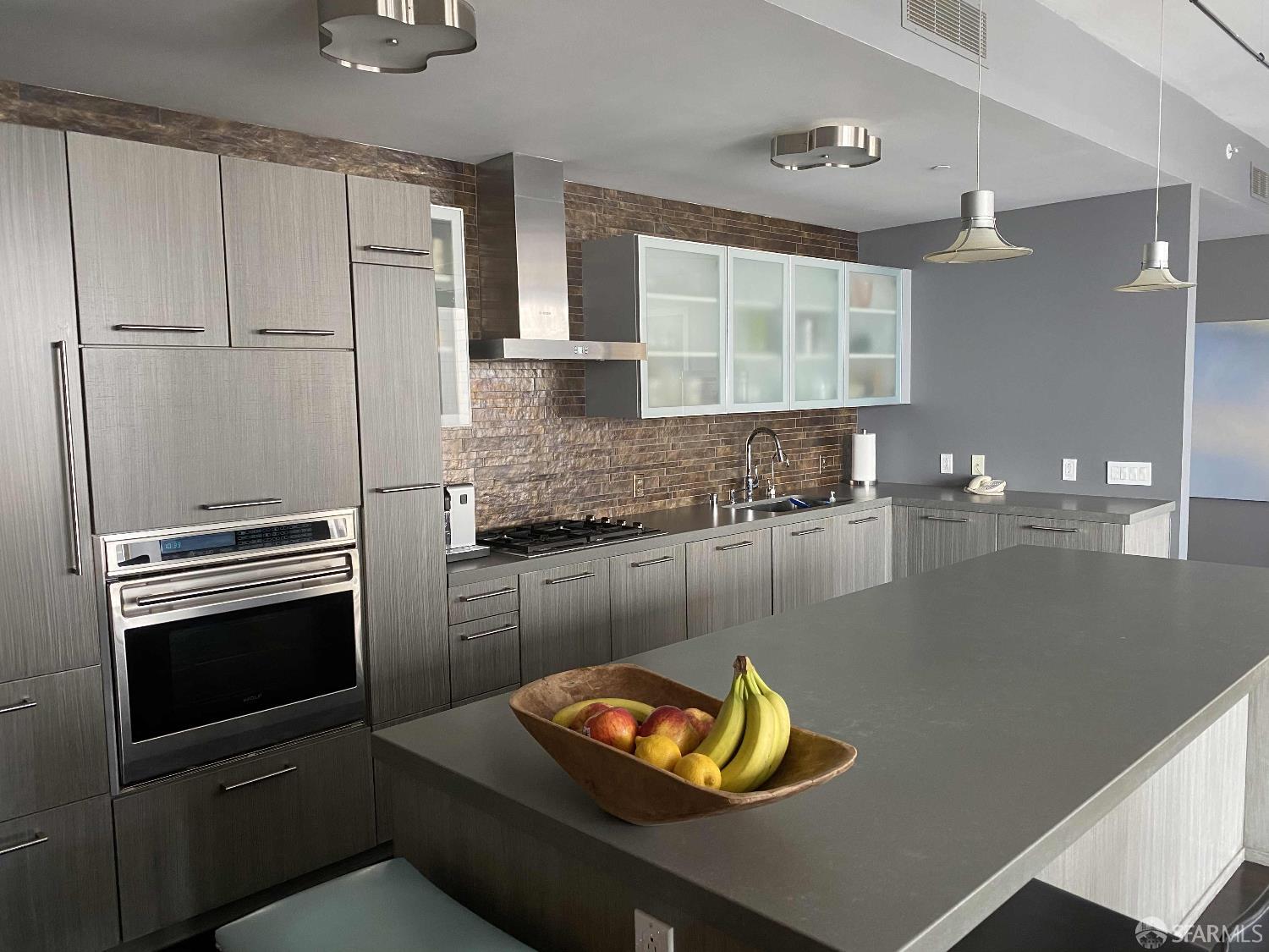 Photo #3: 425079125 Listing 