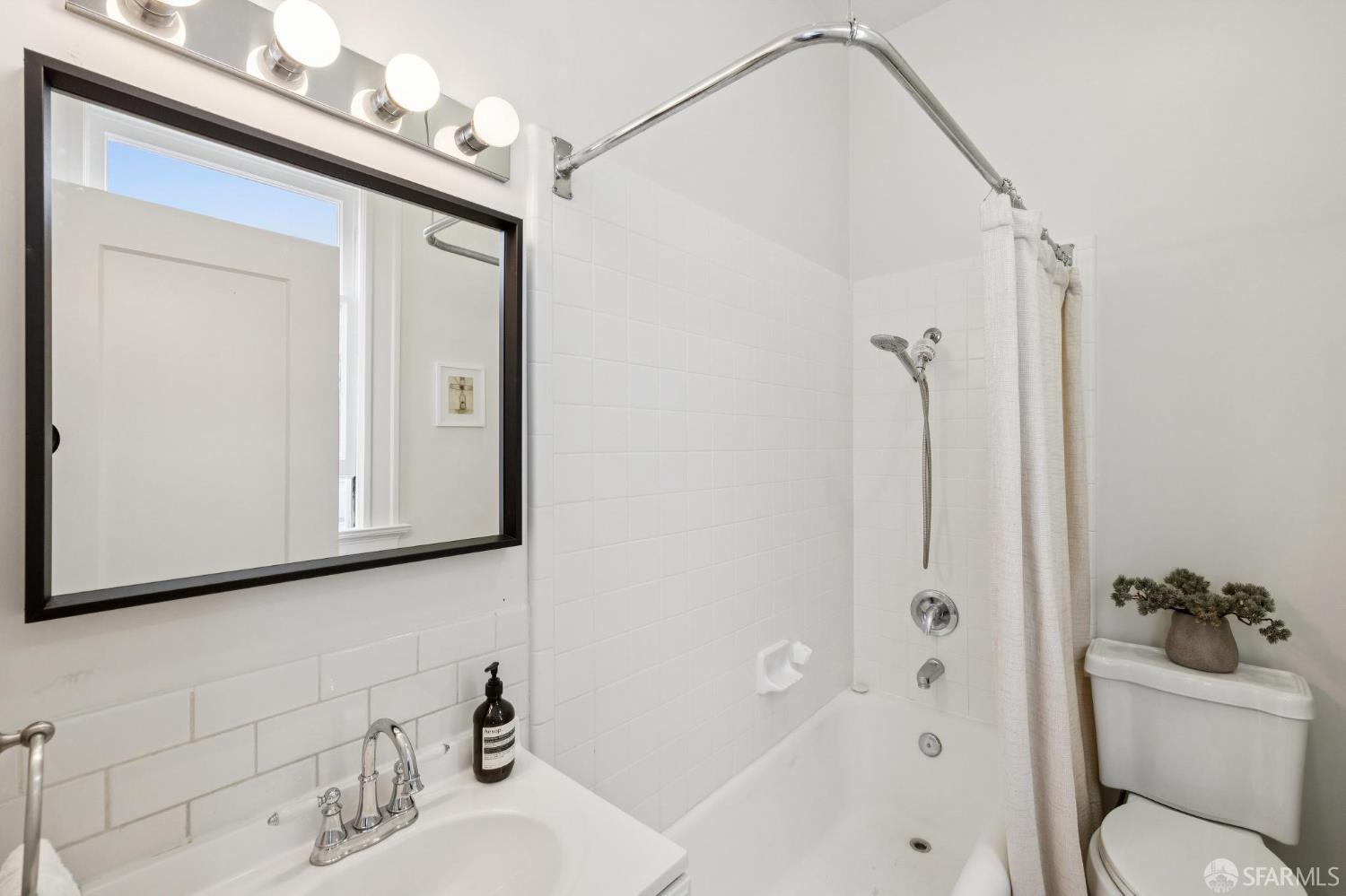 Detail Gallery Image 19 of 53 For 141 Buena Vista Ave, San Francisco,  CA 94117 - 4 Beds | 3 Baths