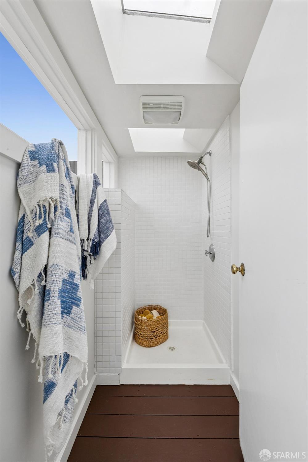 Detail Gallery Image 43 of 53 For 141 Buena Vista Ave, San Francisco,  CA 94117 - 4 Beds | 3 Baths