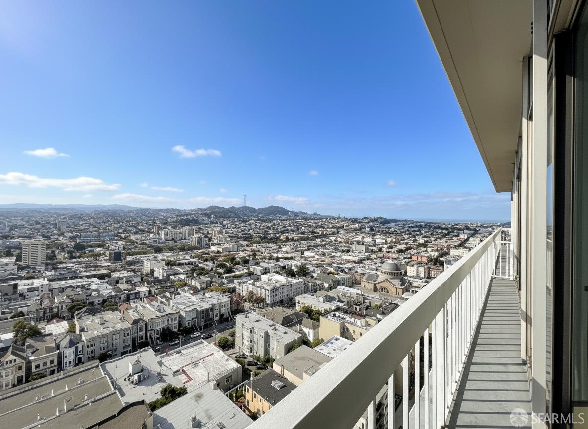 Detail Gallery Image 2 of 31 For 2200 Sacramento St #1702,  San Francisco,  CA 94115 - 2 Beds | 2/1 Baths