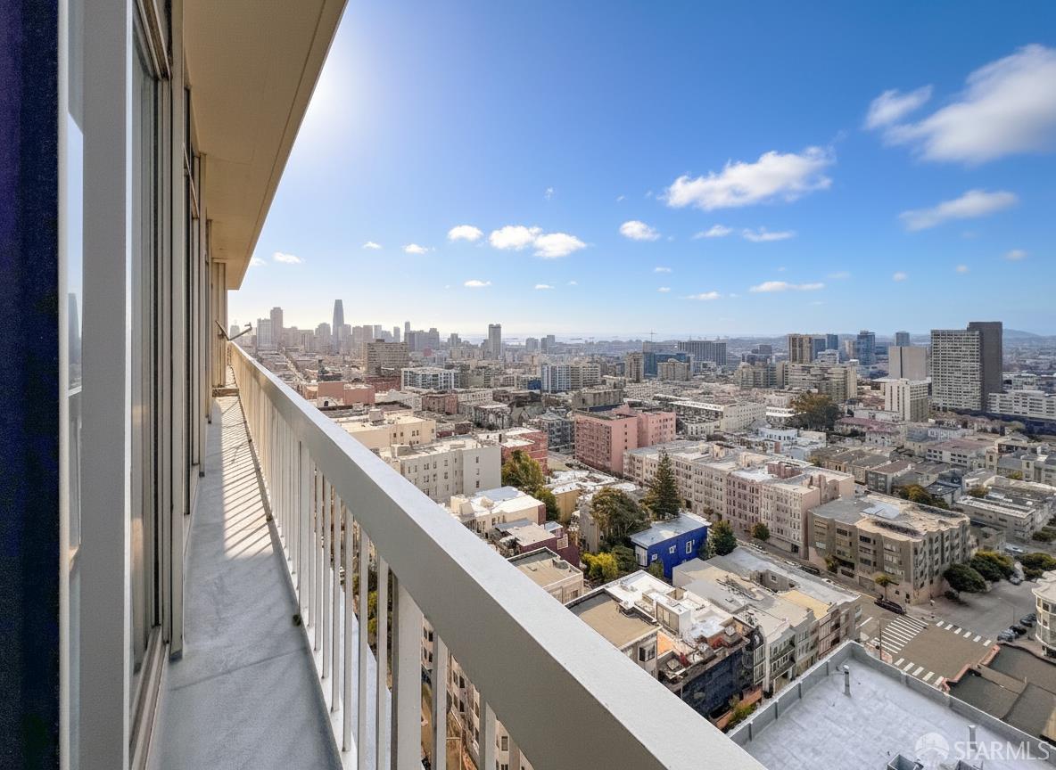 Detail Gallery Image 4 of 31 For 2200 Sacramento St #1702,  San Francisco,  CA 94115 - 2 Beds | 2/1 Baths