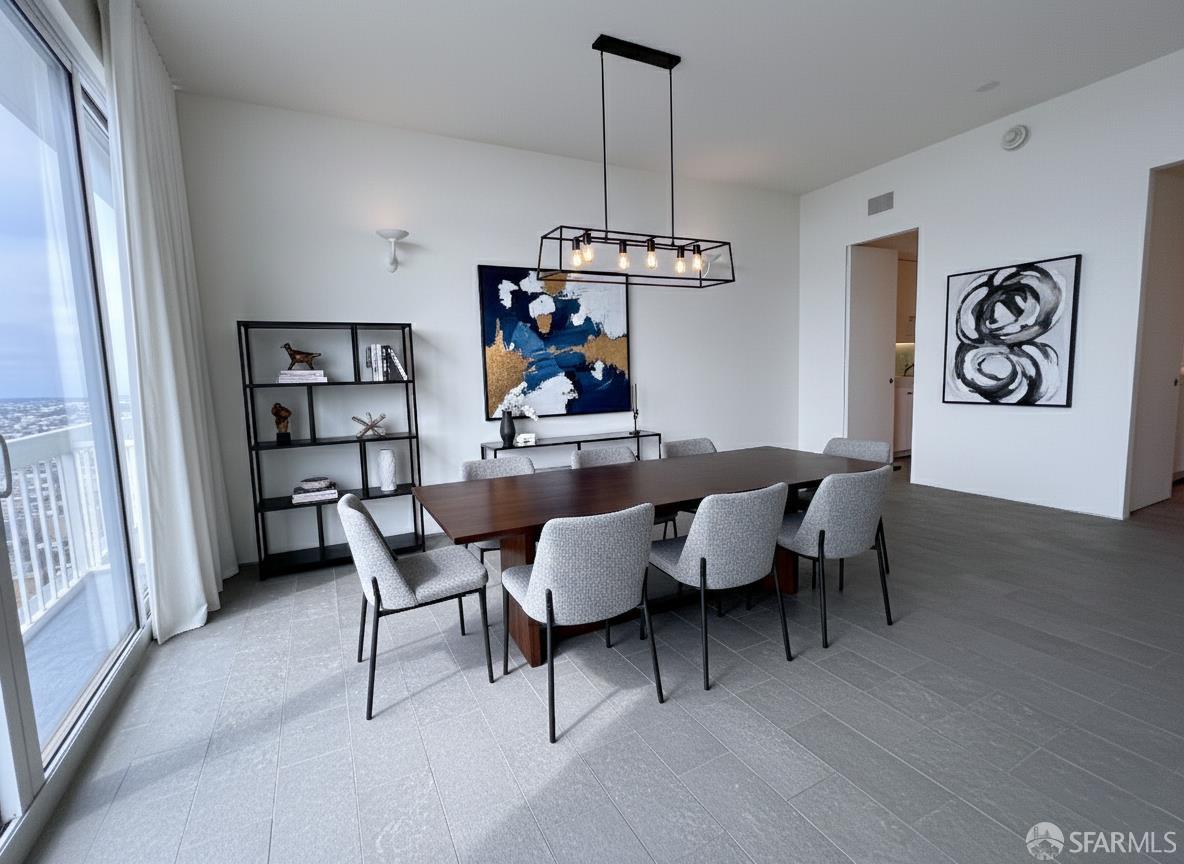 Detail Gallery Image 5 of 31 For 2200 Sacramento St #1702,  San Francisco,  CA 94115 - 2 Beds | 2/1 Baths