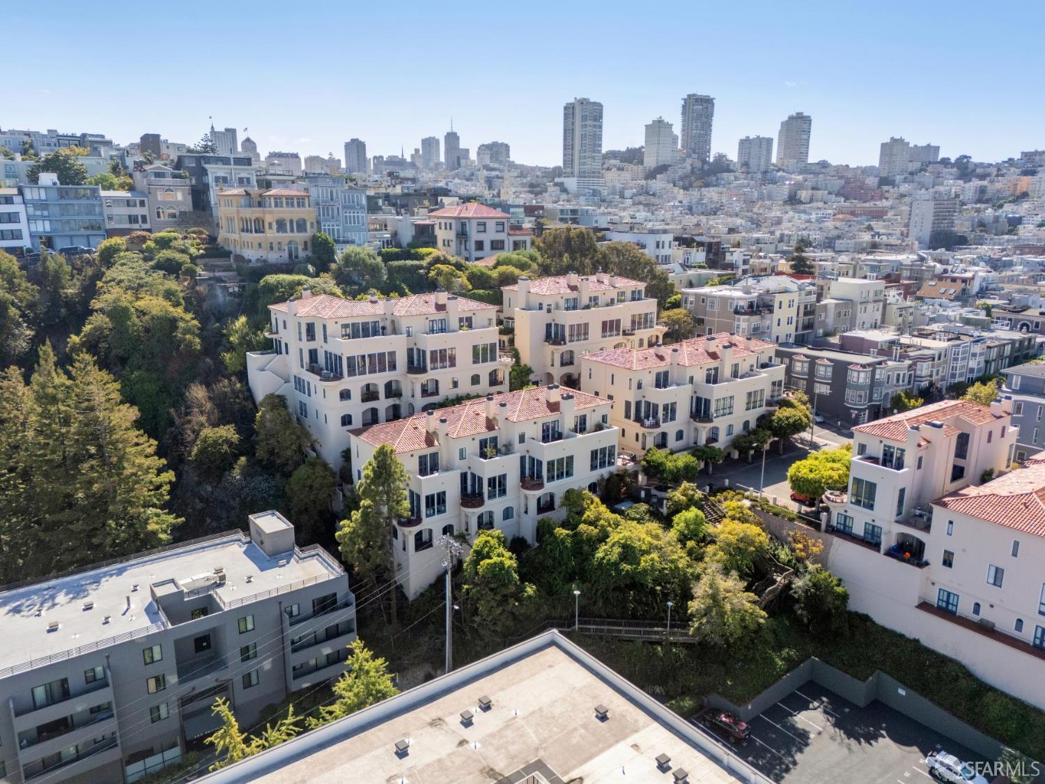 Detail Gallery Image 3 of 73 For 165 Francisco St #11,  San Francisco,  CA 94133 - 3 Beds | 2/1 Baths