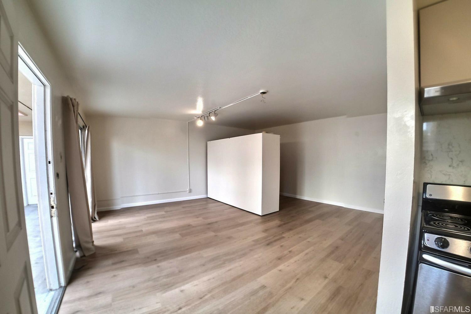 Detail Gallery Image 10 of 18 For 1907 Greenwich St #4,  San Francisco,  CA 94123 - 0 Beds | 1 Baths