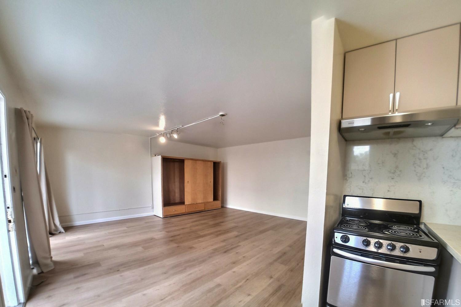 Detail Gallery Image 5 of 18 For 1907 Greenwich St #4,  San Francisco,  CA 94123 - 0 Beds | 1 Baths