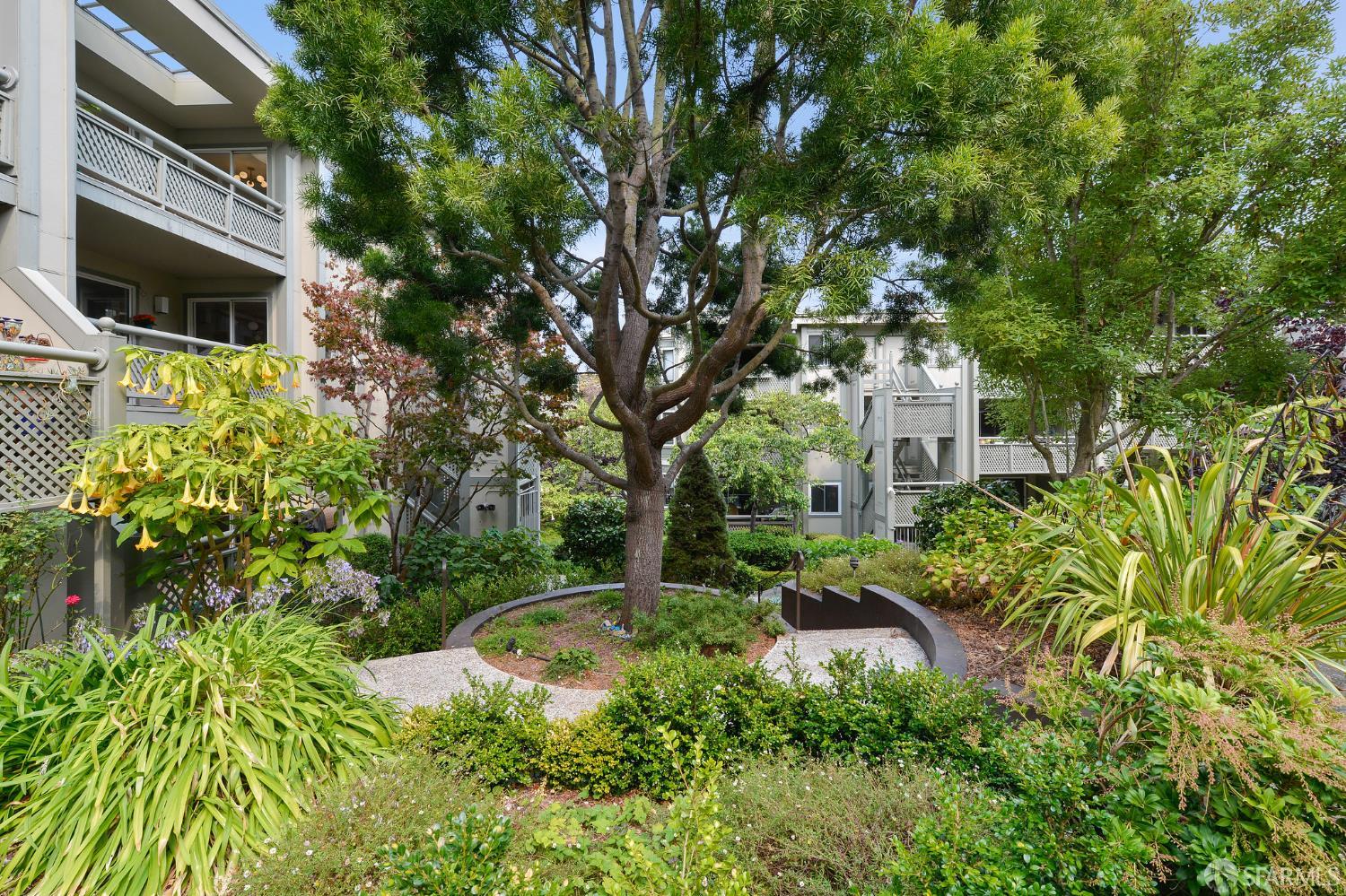 Photo #8: 425079388 Listing: Photo #8
