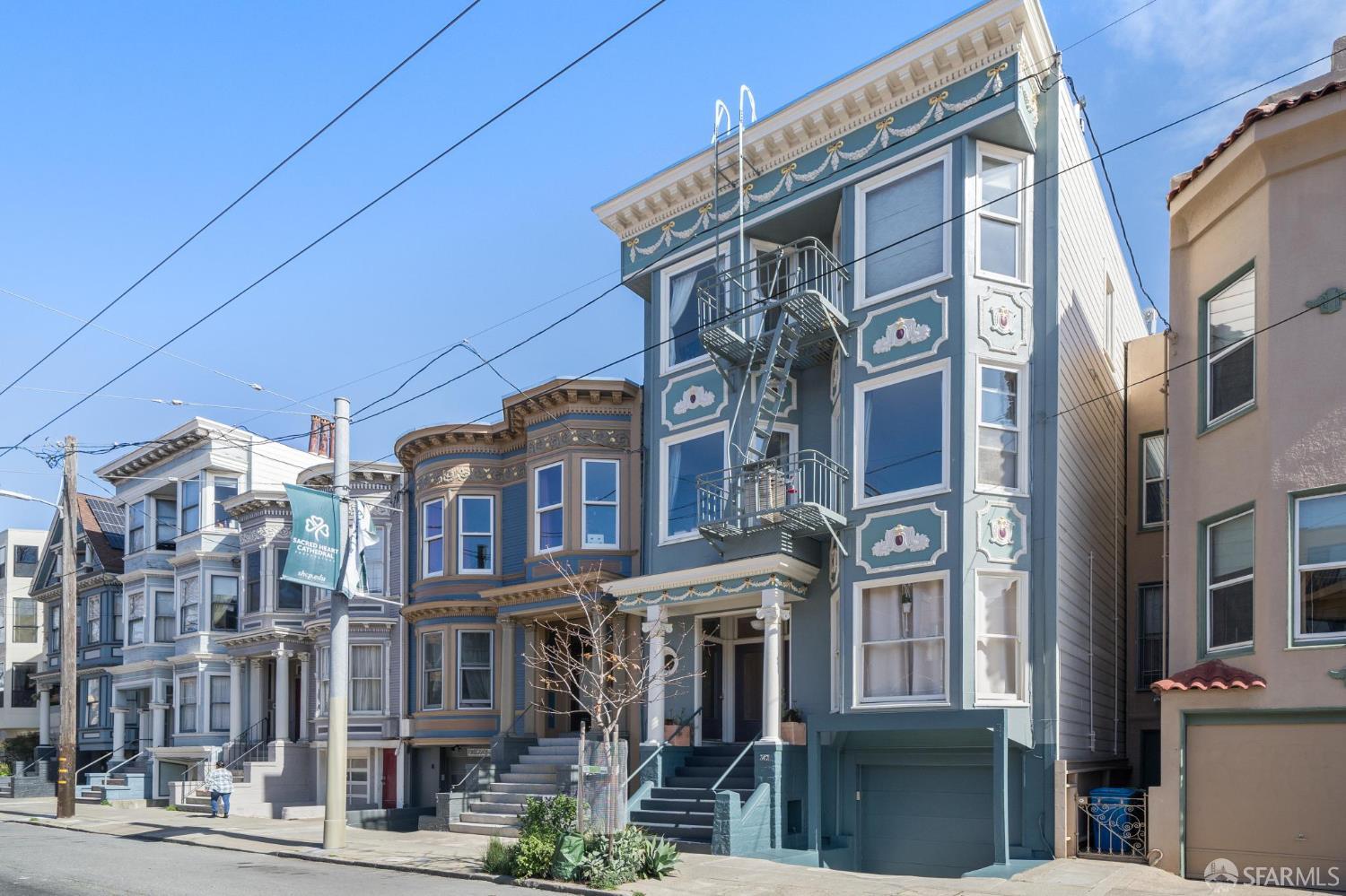 Photo #2: 425072523 Listing: Photo #2