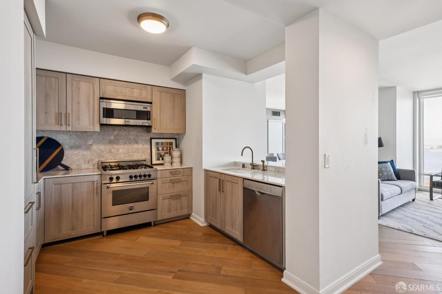 Photo #14: 425079440 Listing: Photo #14