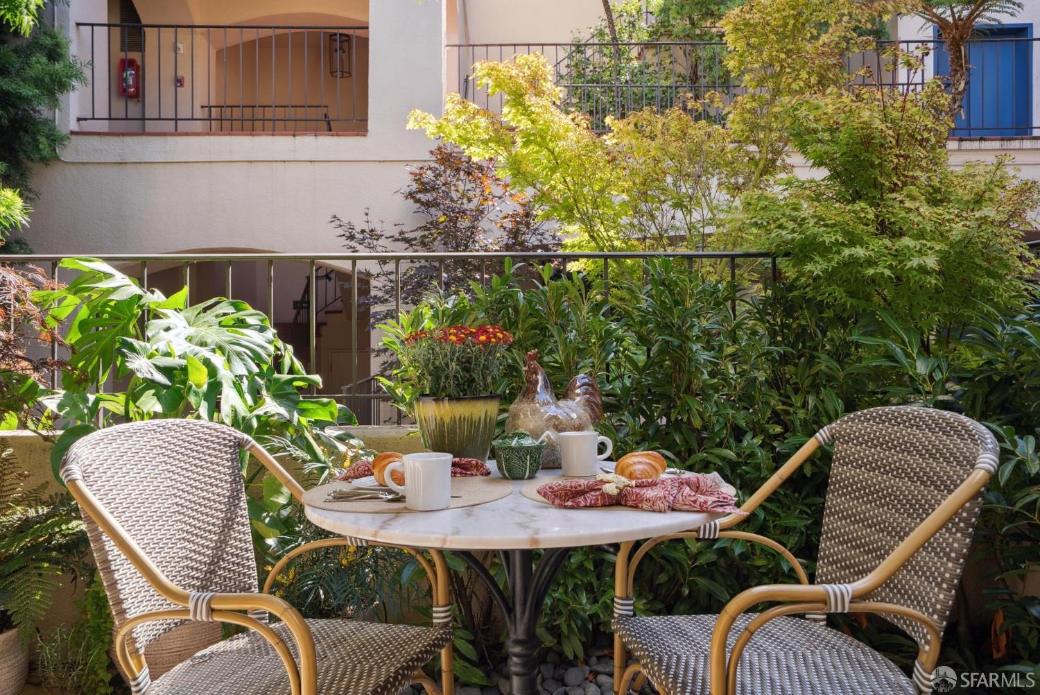 Detail Gallery Image 18 of 73 For 165 Francisco St #11,  San Francisco,  CA 94133 - 3 Beds | 2/1 Baths