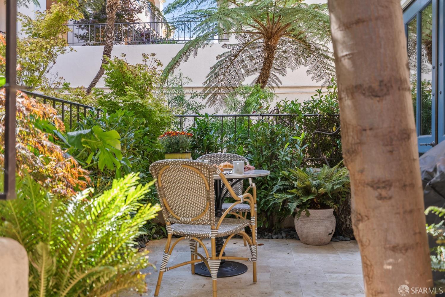 Detail Gallery Image 10 of 73 For 165 Francisco St #11,  San Francisco,  CA 94133 - 3 Beds | 2/1 Baths