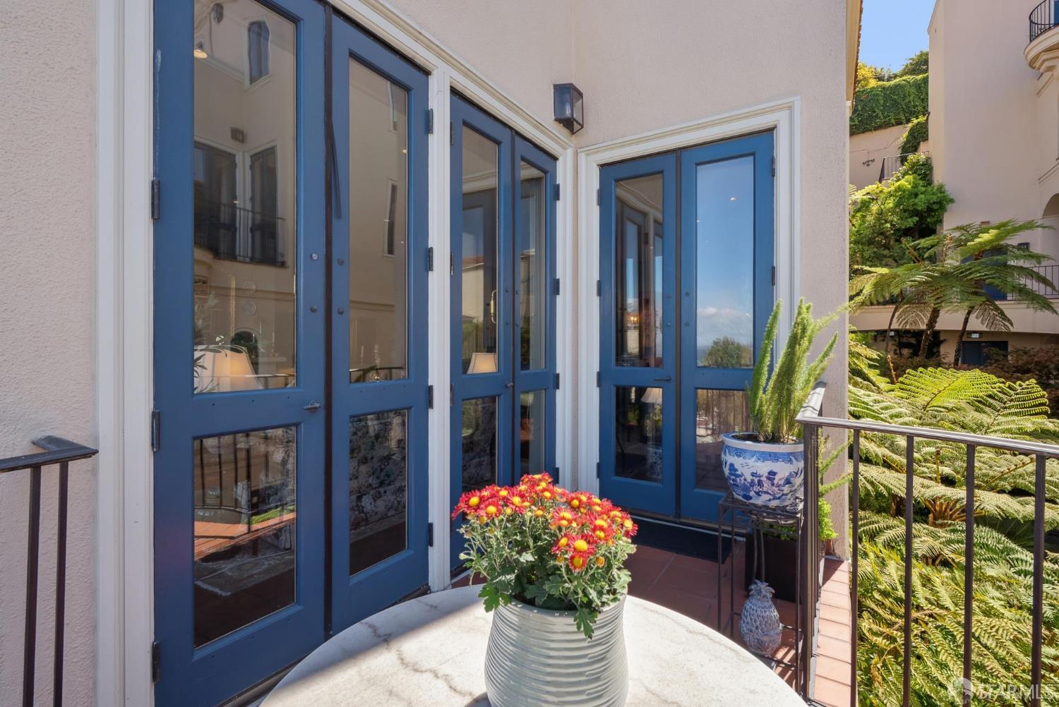 Detail Gallery Image 35 of 73 For 165 Francisco St #11,  San Francisco,  CA 94133 - 3 Beds | 2/1 Baths