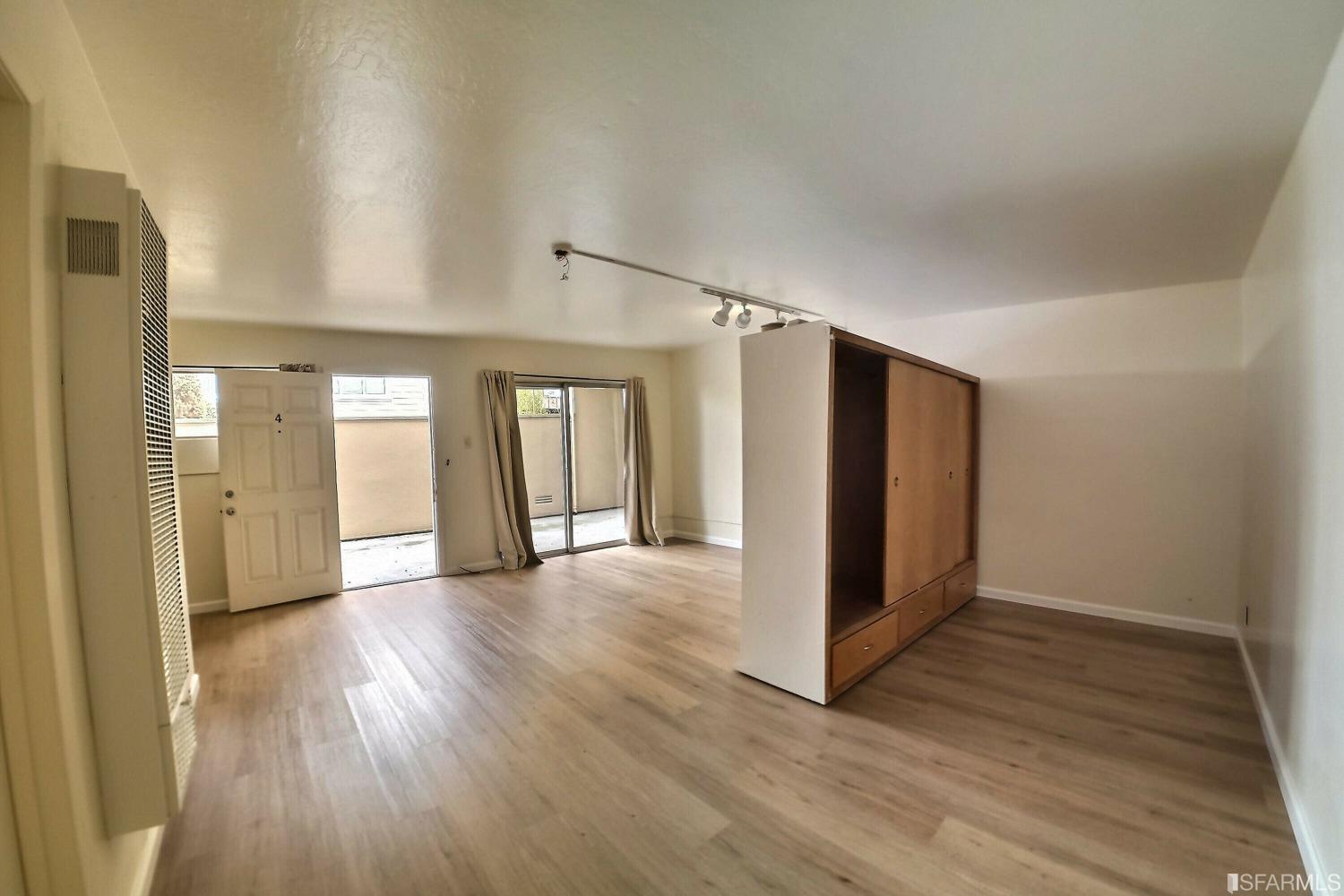 Detail Gallery Image 8 of 18 For 1907 Greenwich St #4,  San Francisco,  CA 94123 - 0 Beds | 1 Baths