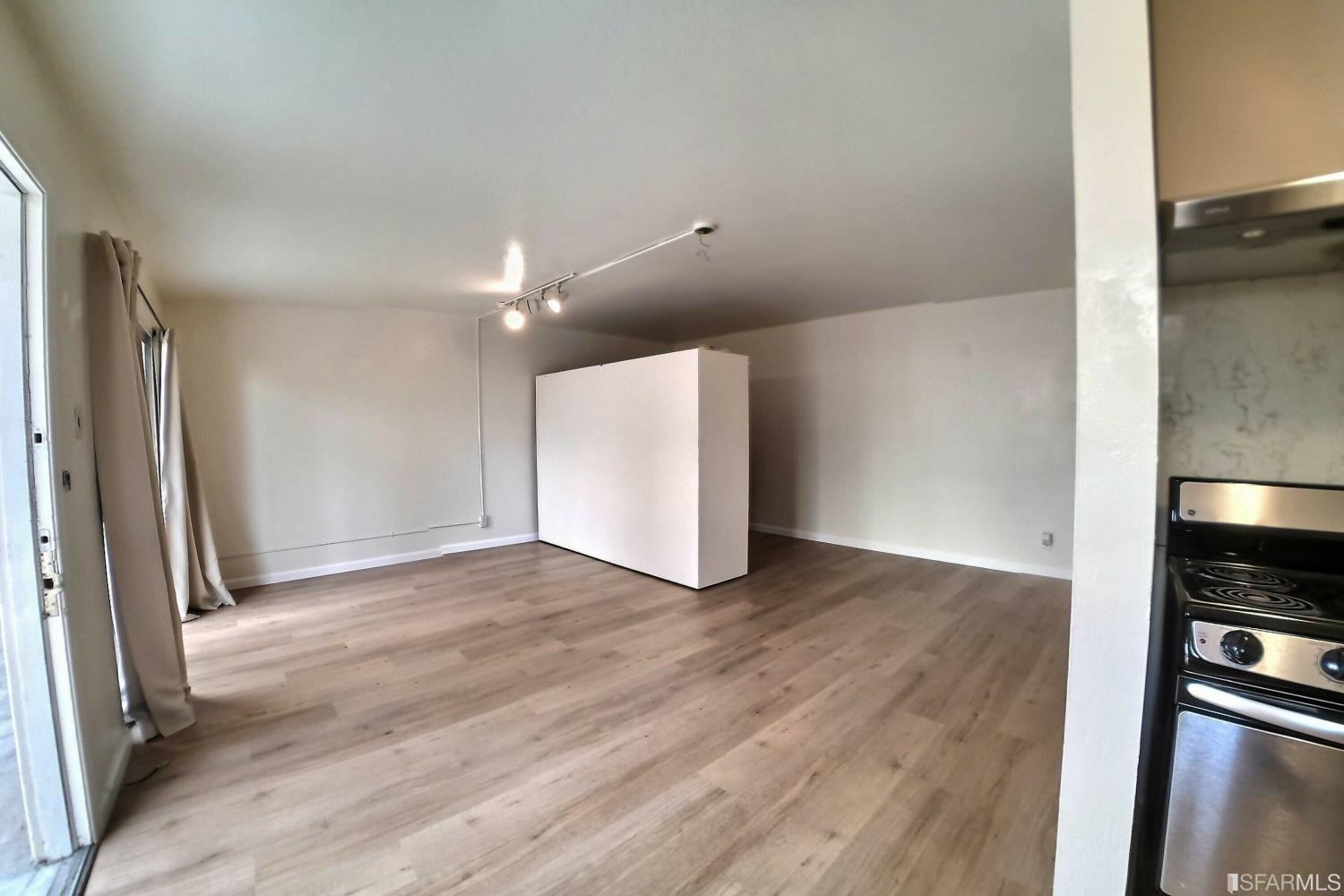 Detail Gallery Image 7 of 18 For 1907 Greenwich St #4,  San Francisco,  CA 94123 - 0 Beds | 1 Baths