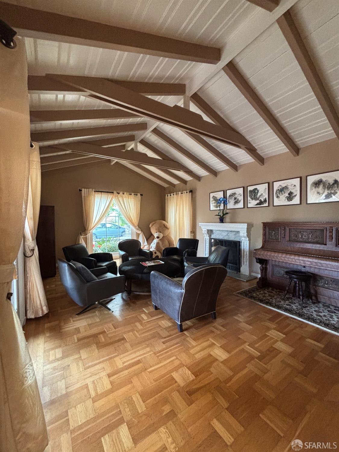 Detail Gallery Image 9 of 27 For 450 Laurel Ave, Millbrae,  CA 94030 - 4 Beds | 3 Baths