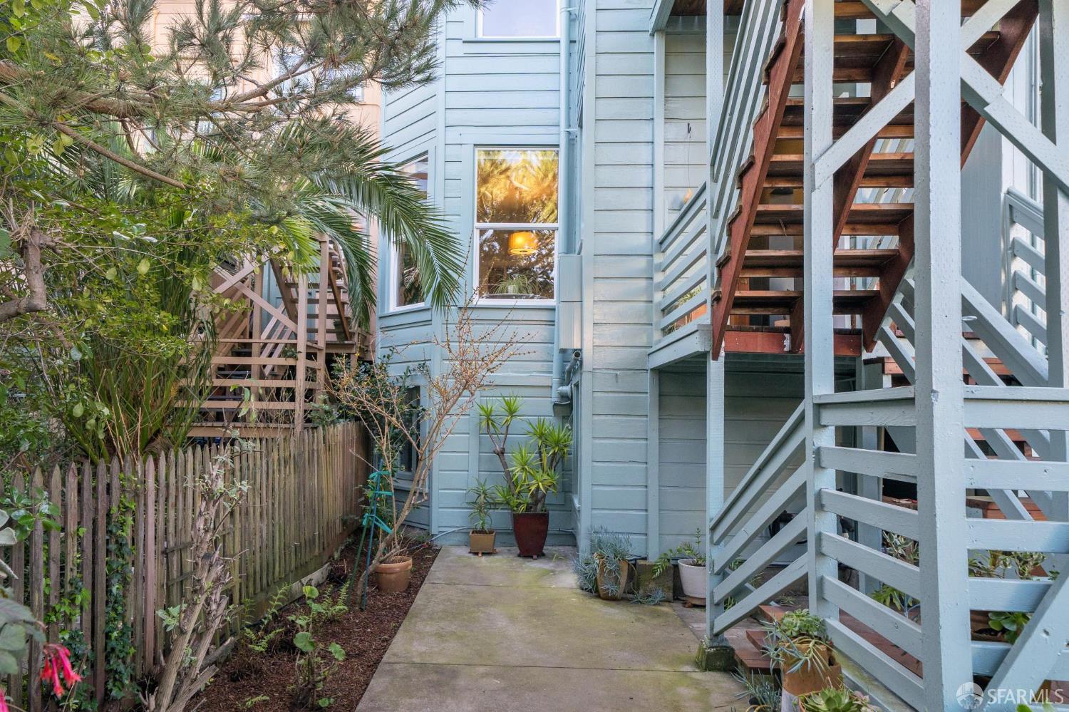 Photo #7: 425072523 Listing: Photo #7