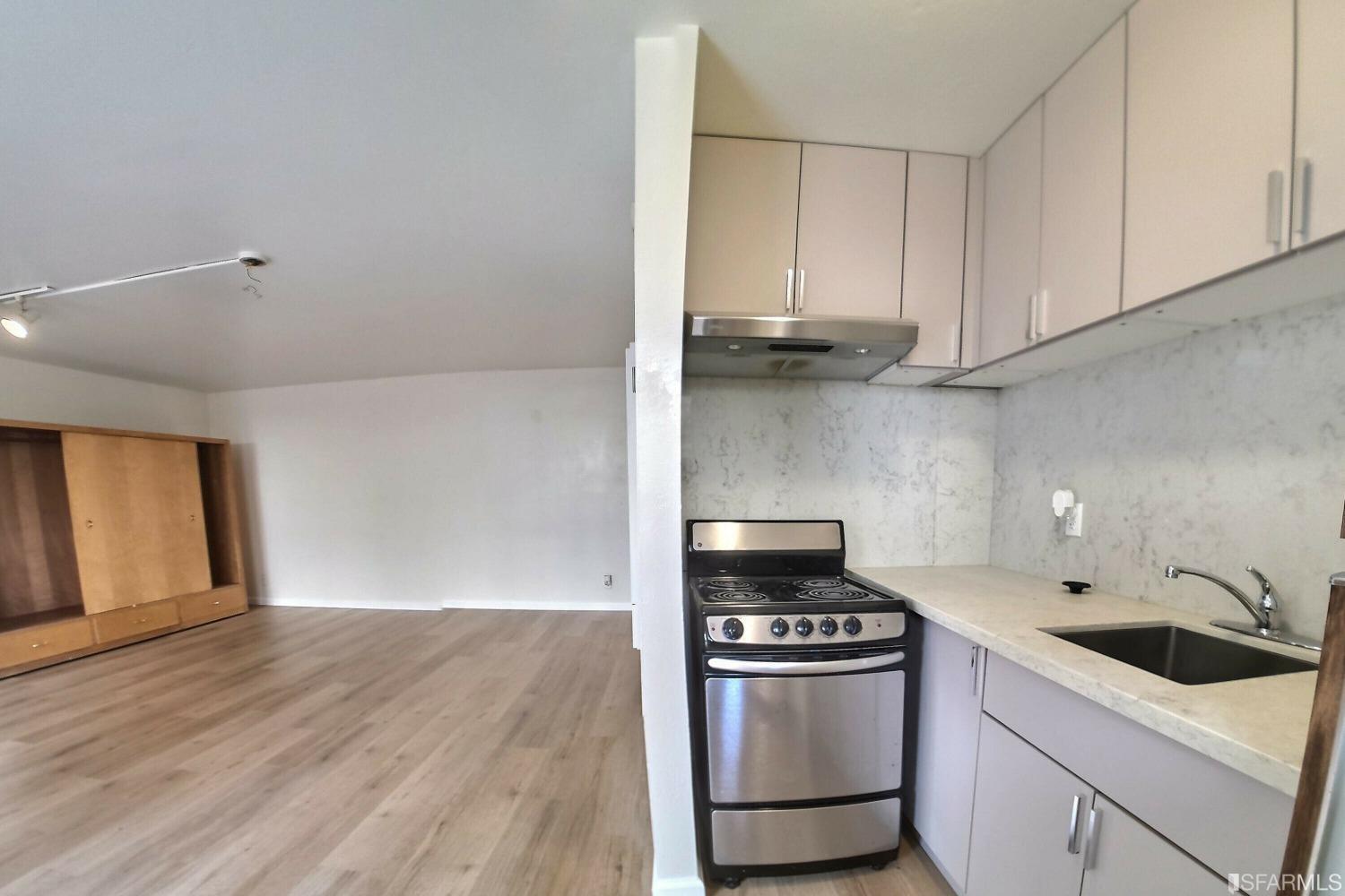 Detail Gallery Image 6 of 18 For 1907 Greenwich St #4,  San Francisco,  CA 94123 - 0 Beds | 1 Baths