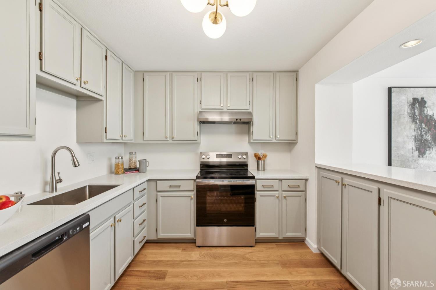 Photo #10: 425077751 Listing: Photo #10